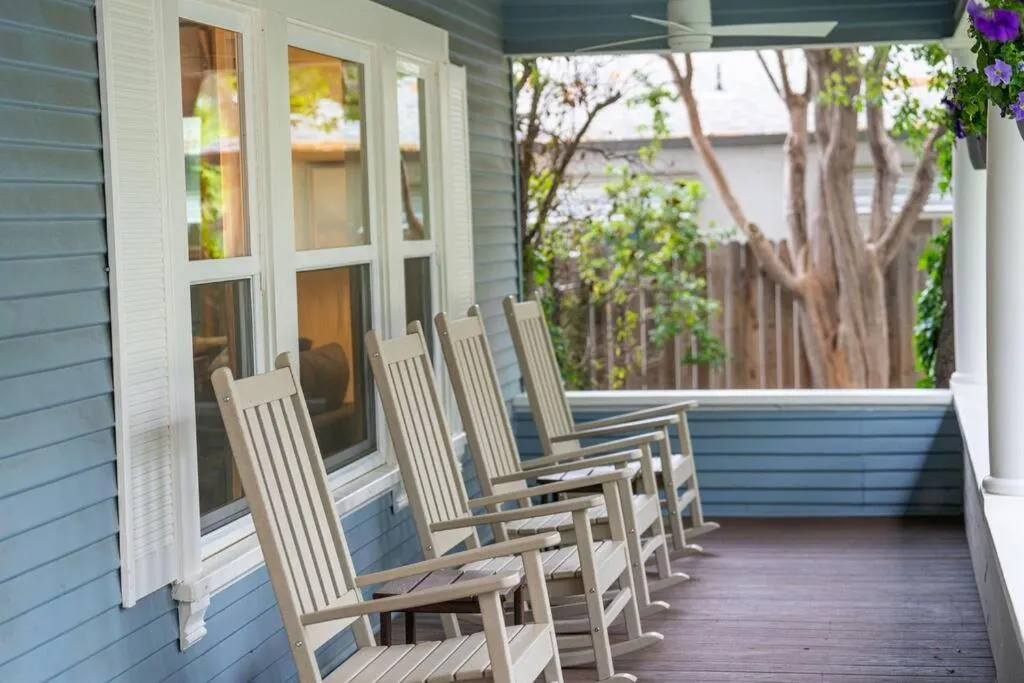 Patio in Grape Escape Inn & Suites