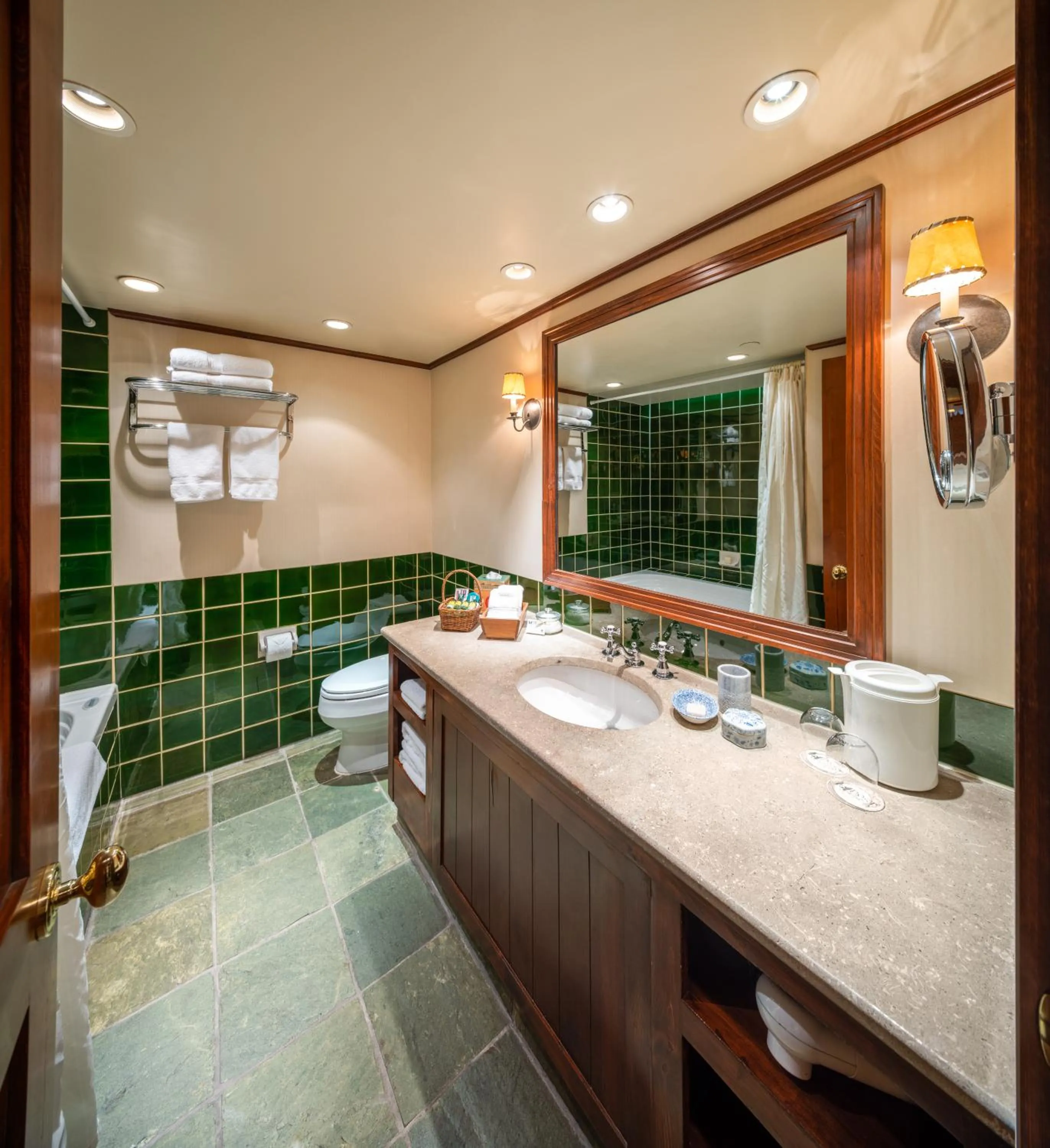 Bathroom in Post Hotel & Spa