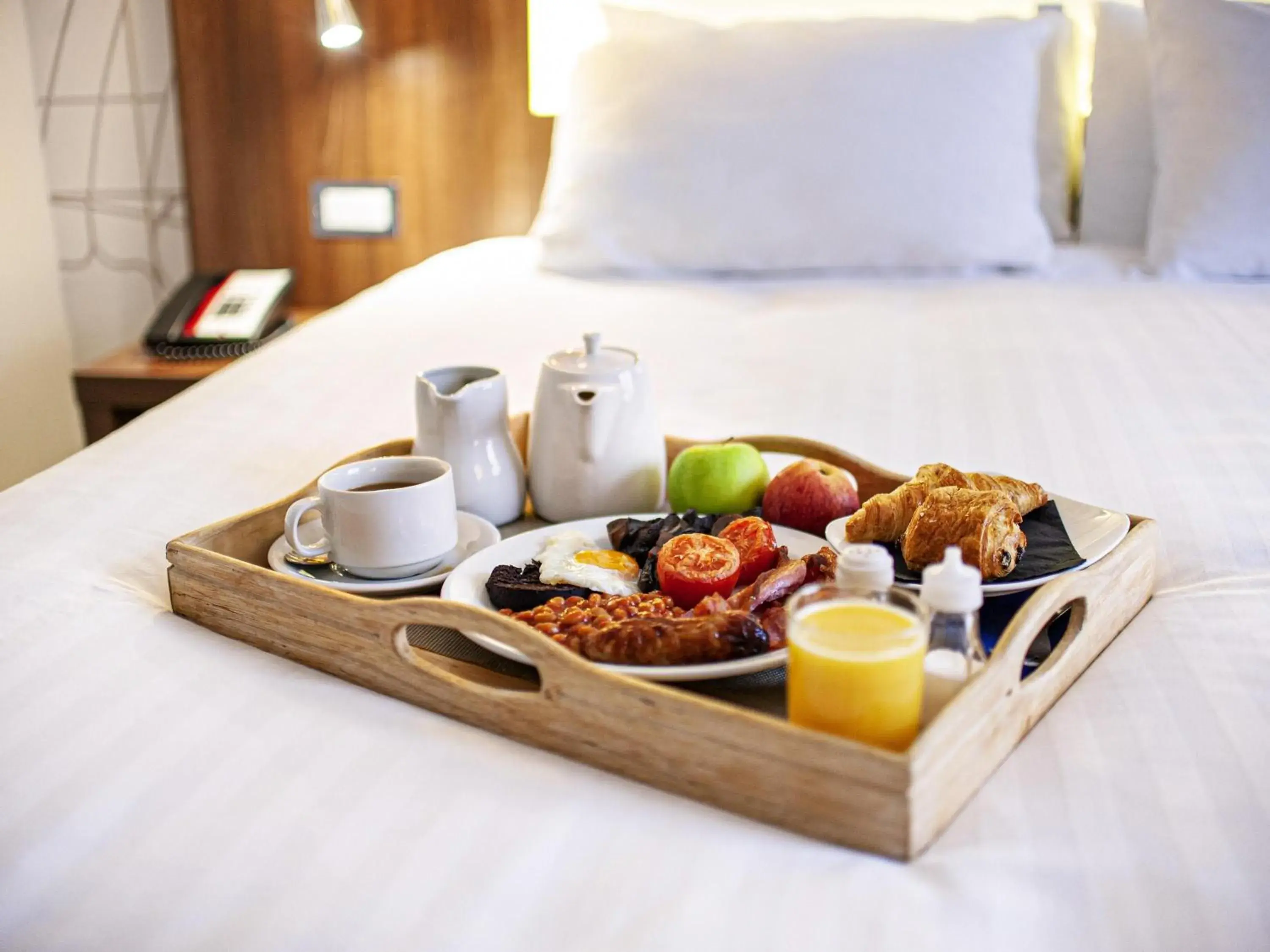 Classic Double Room in Mercure Telford Centre Hotel Classic Double Room in Mercure Telford Centre Hotel