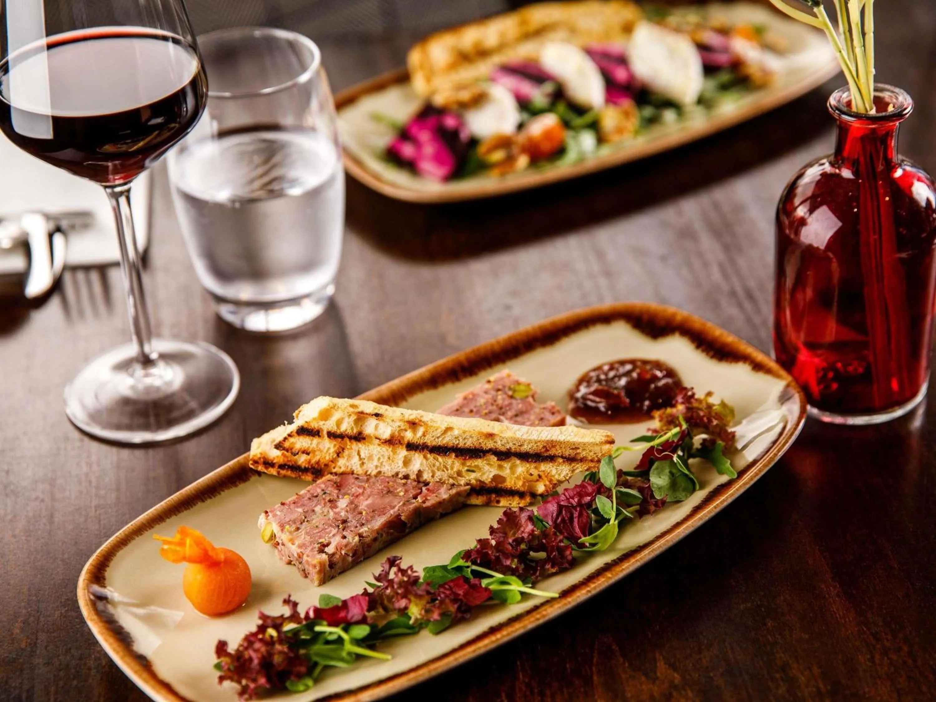 Restaurant/places to eat in Mercure Telford Centre Hotel