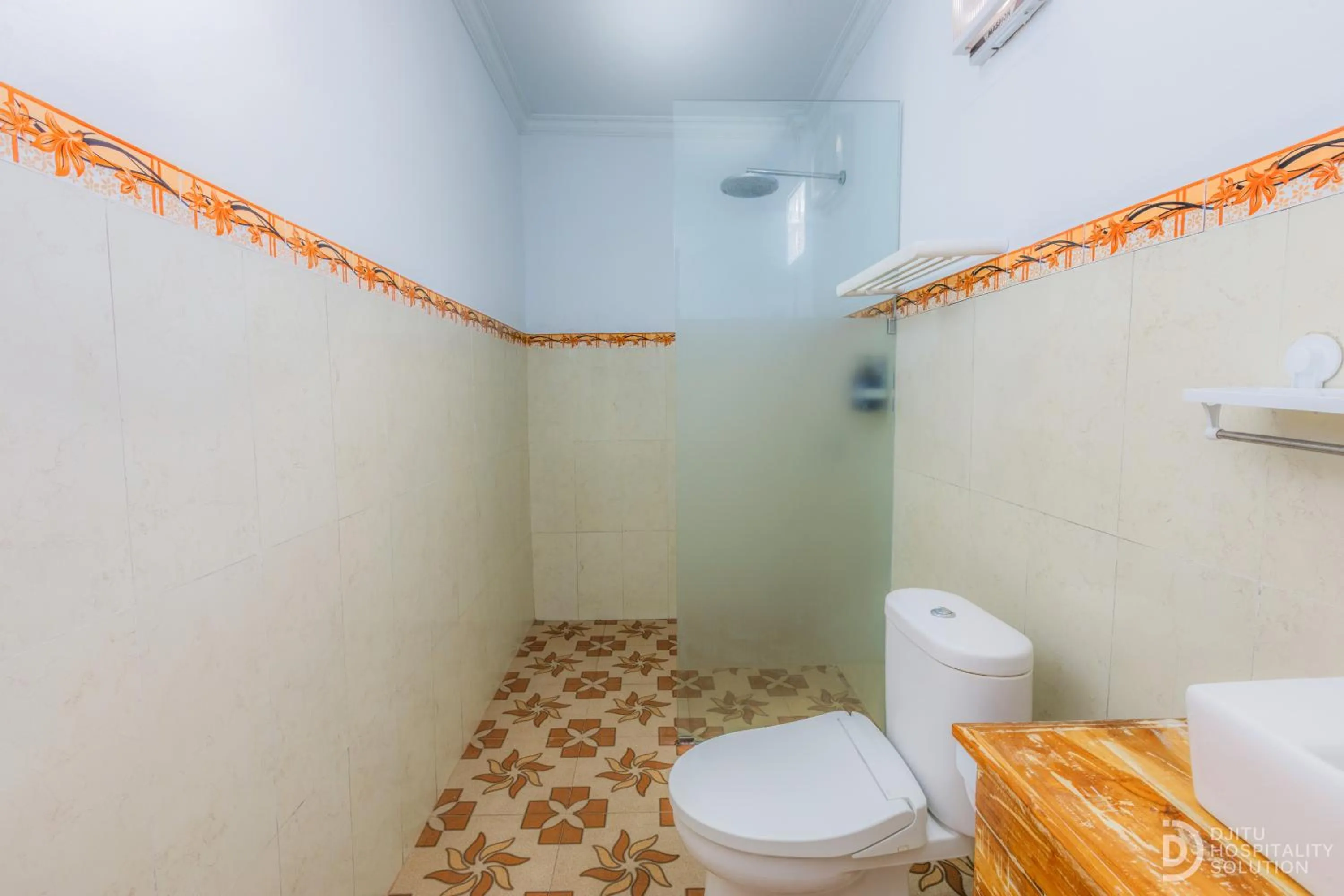 Bathroom in Tinggian Hill Retreat