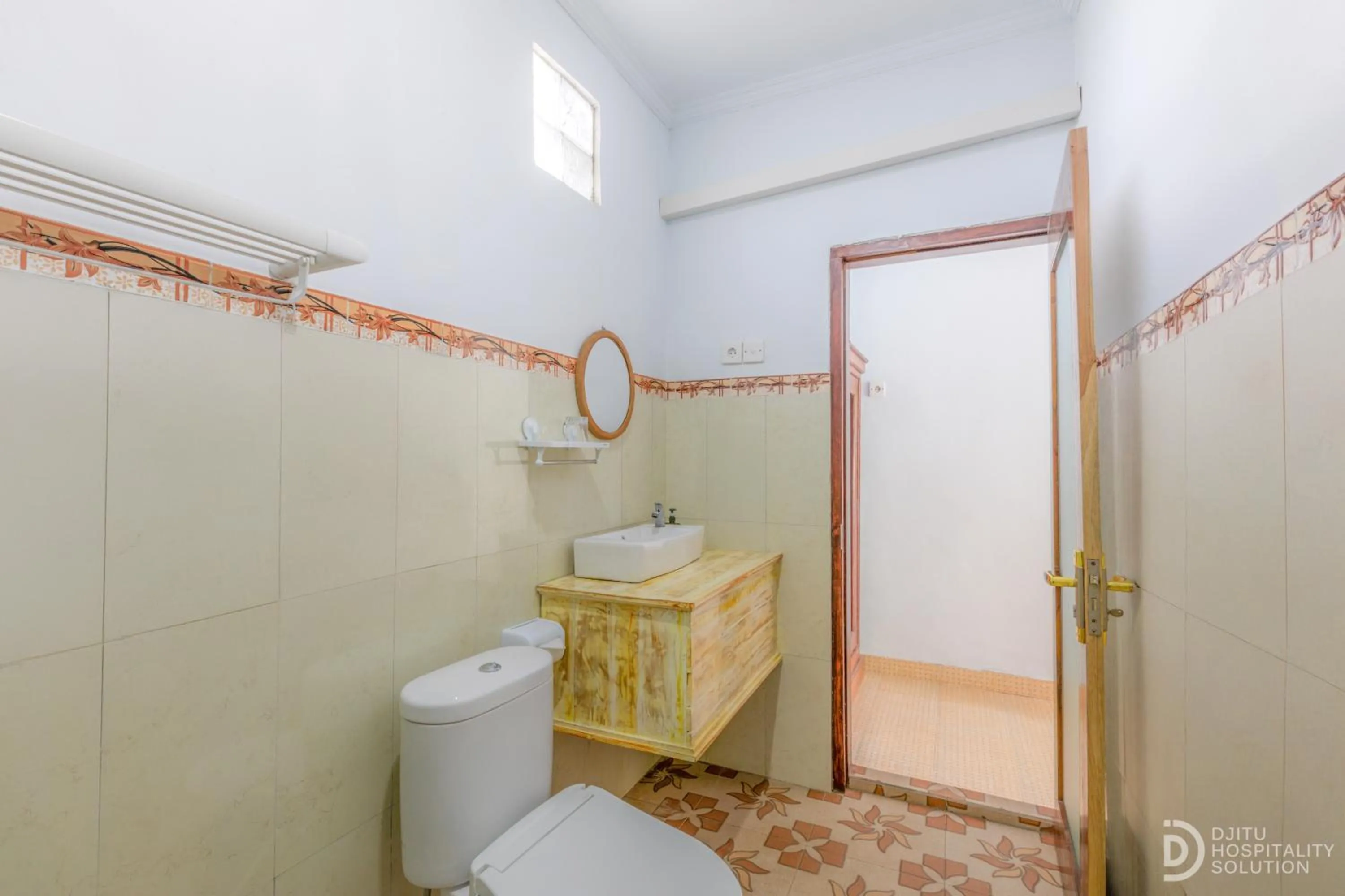 Bathroom in Tinggian Hill Retreat