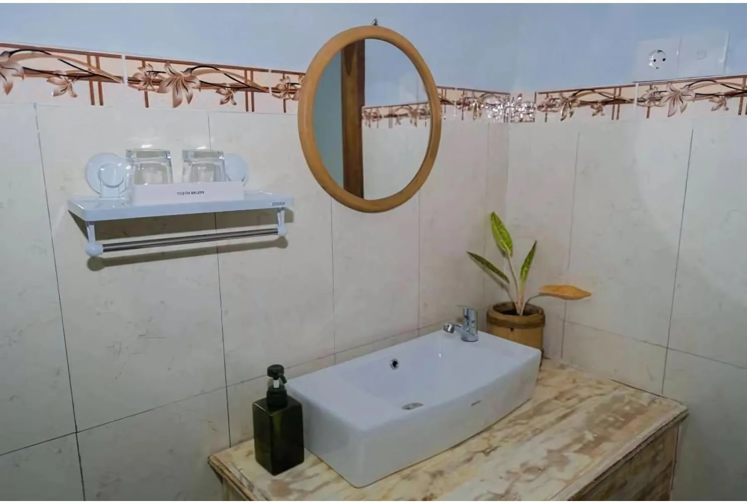 Bathroom in Tinggian Hill Retreat