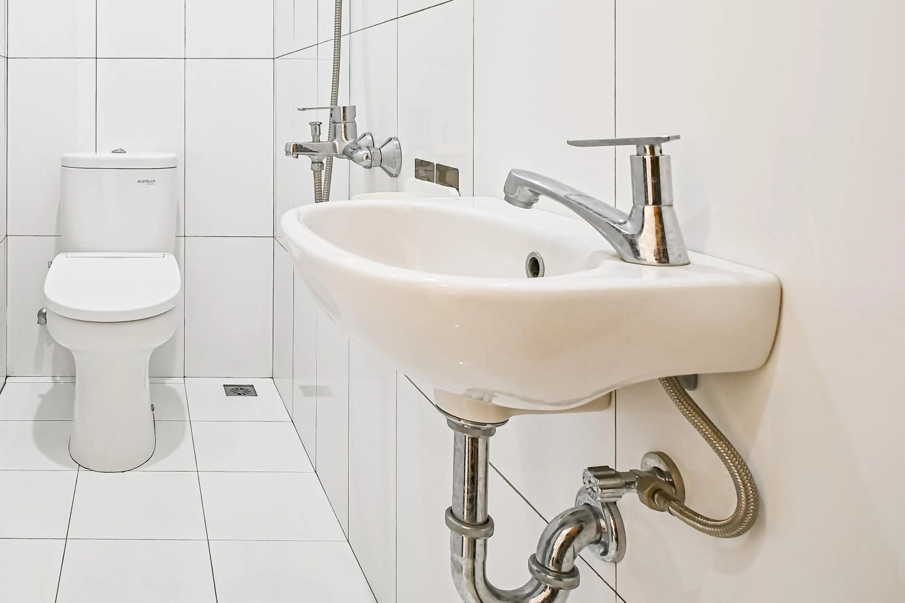 Bathroom in Bangreng Inn