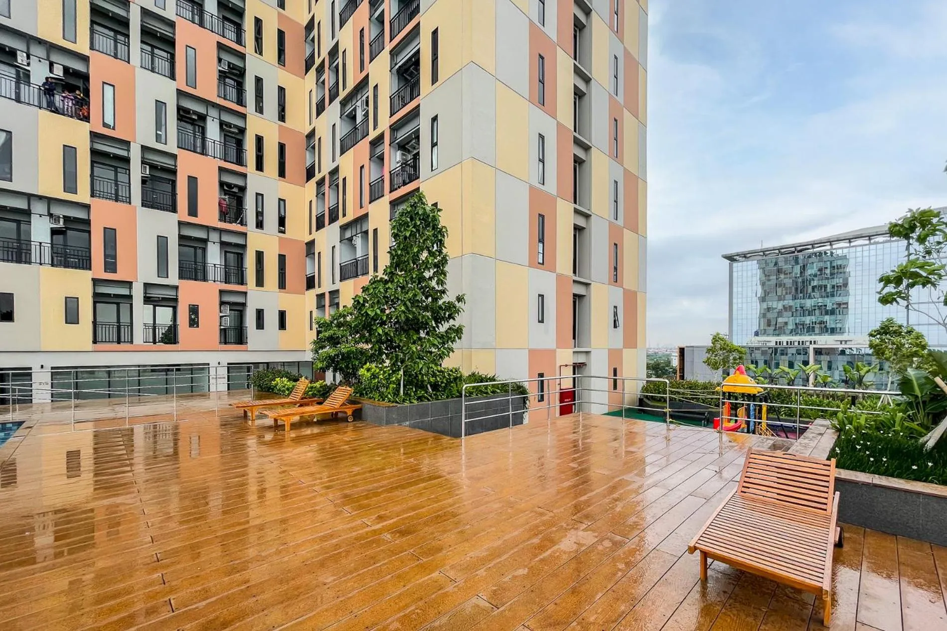 Property building in RedLiving Apartemen Sayana - Premium Property