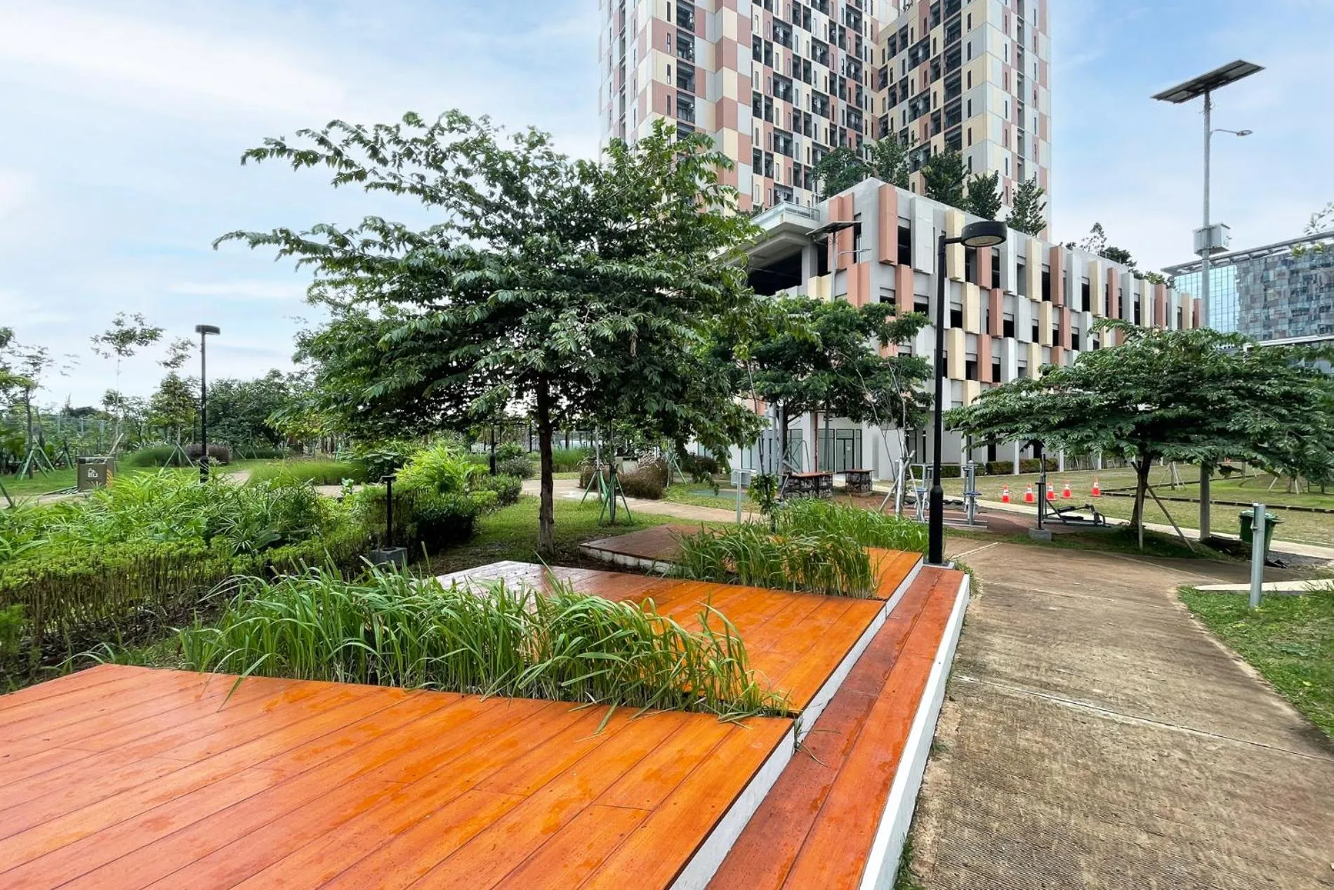 Property building in RedLiving Apartemen Sayana - Premium Property