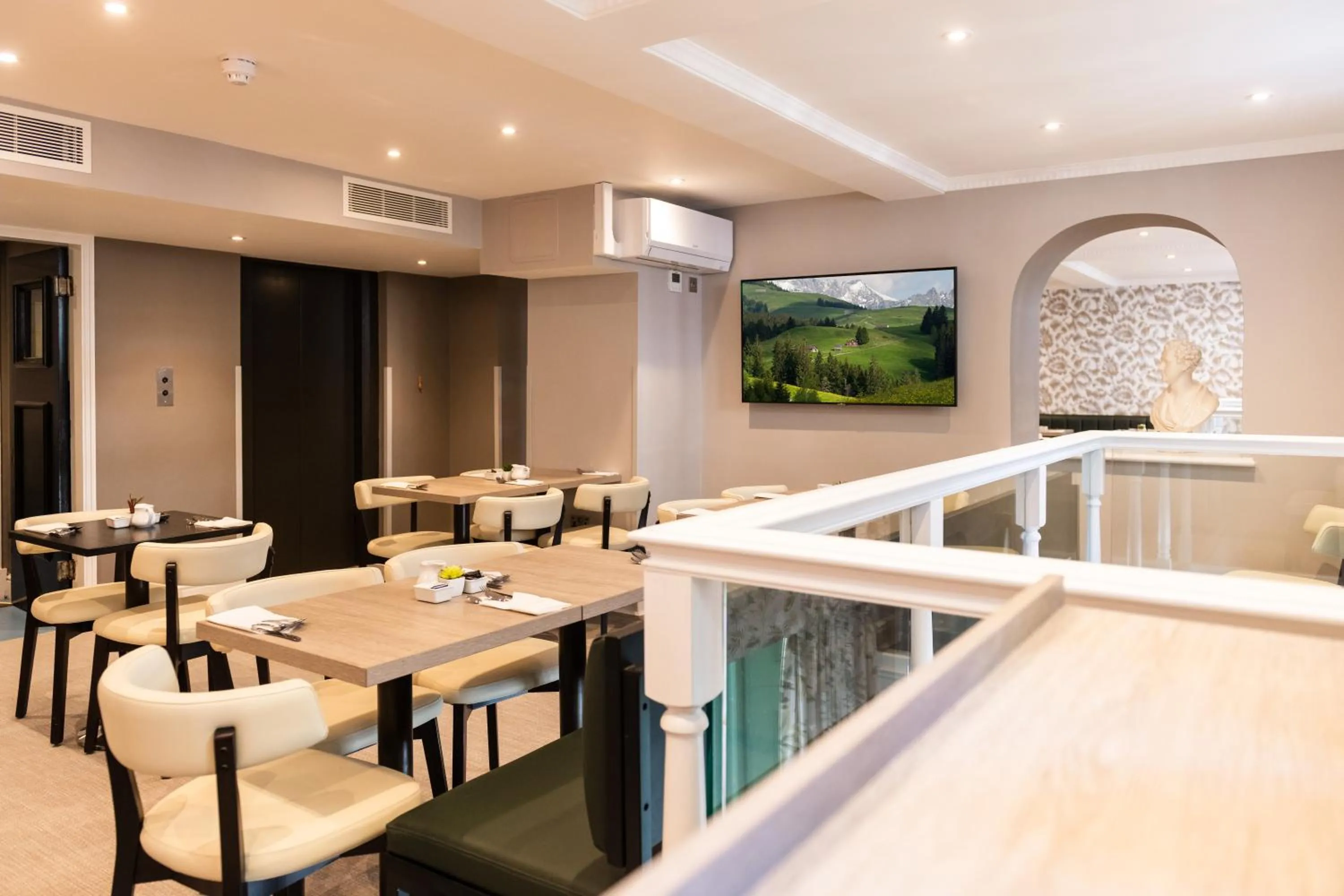 Breakfast in Byron Hotel