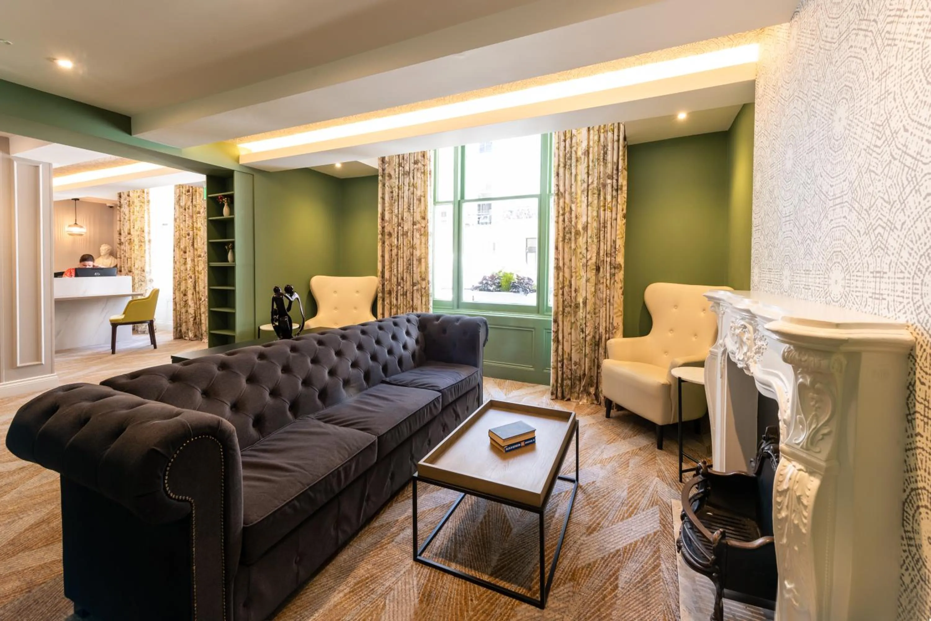 Lobby or reception in Byron Hotel