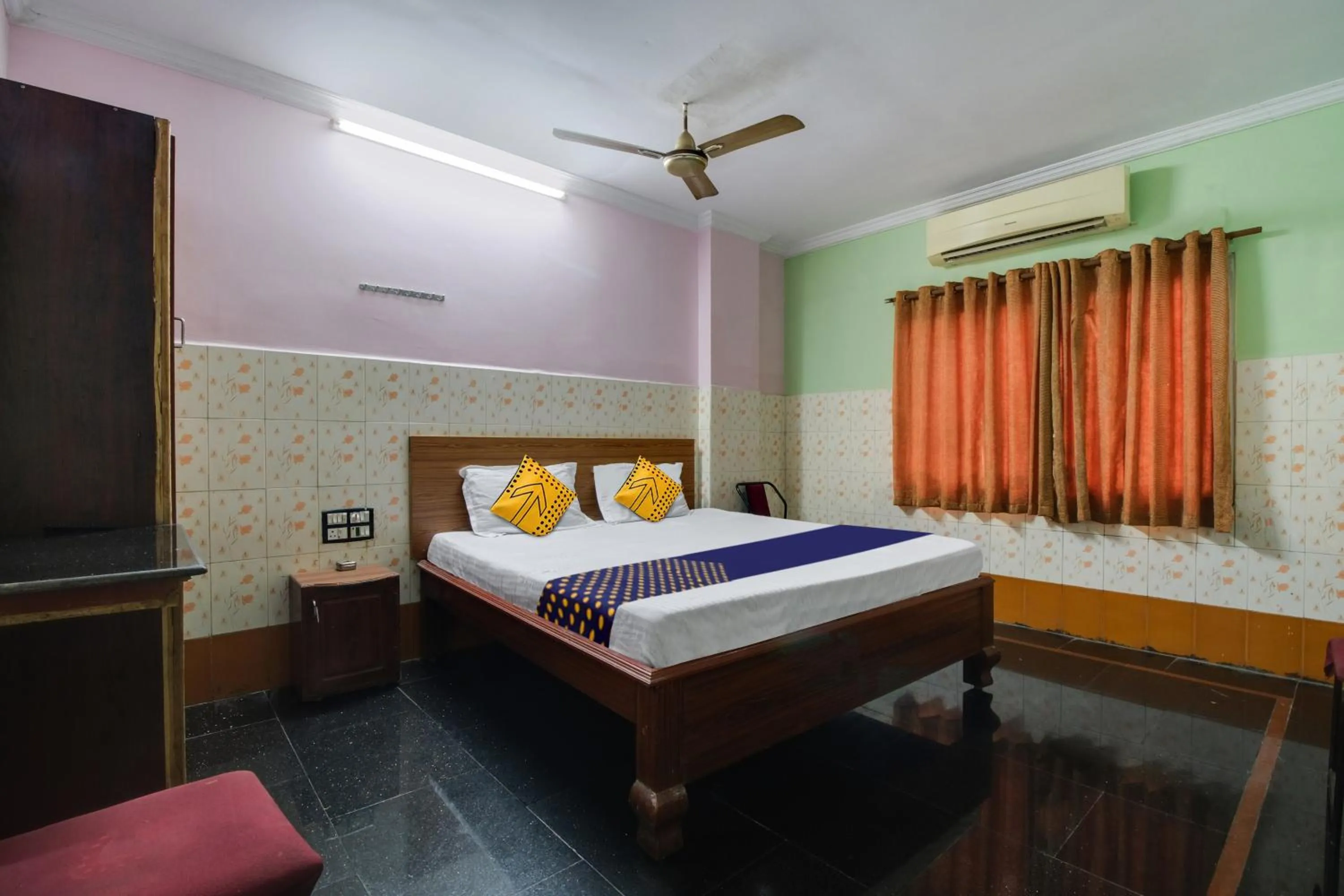 Facade/entrance in Hotel O Sir Vr Sairam Lodge