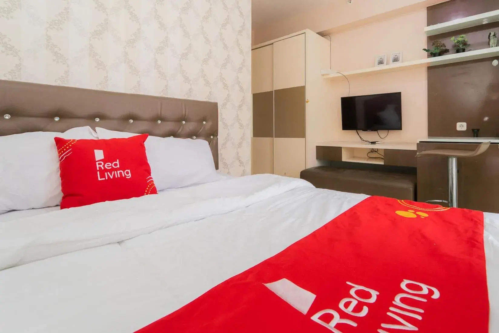 Studio Apartment in RedLiving Apartemen Bassura City - Premium Property Studio Apartment in RedLiving Apartemen Bassura City - Premium Property