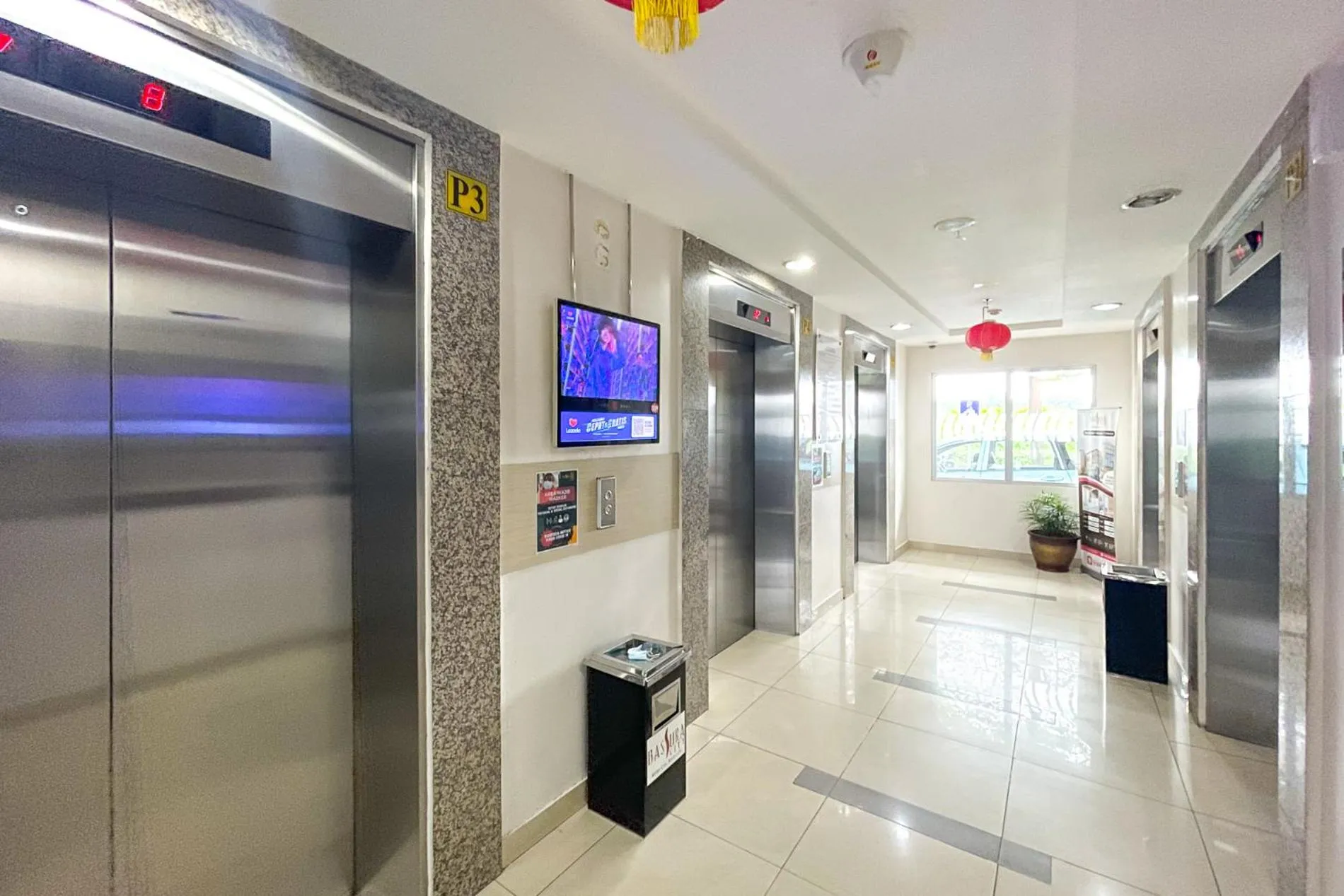 elevator in RedLiving Apartemen Bassura City - Premium Property