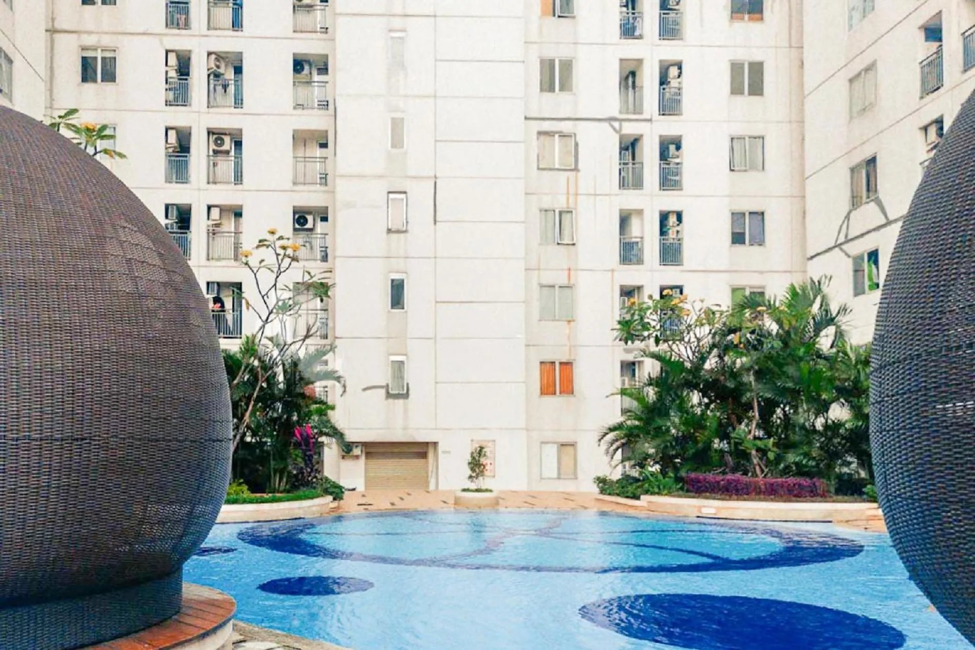 Swimming pool in RedLiving Apartemen Bassura City - Premium Property