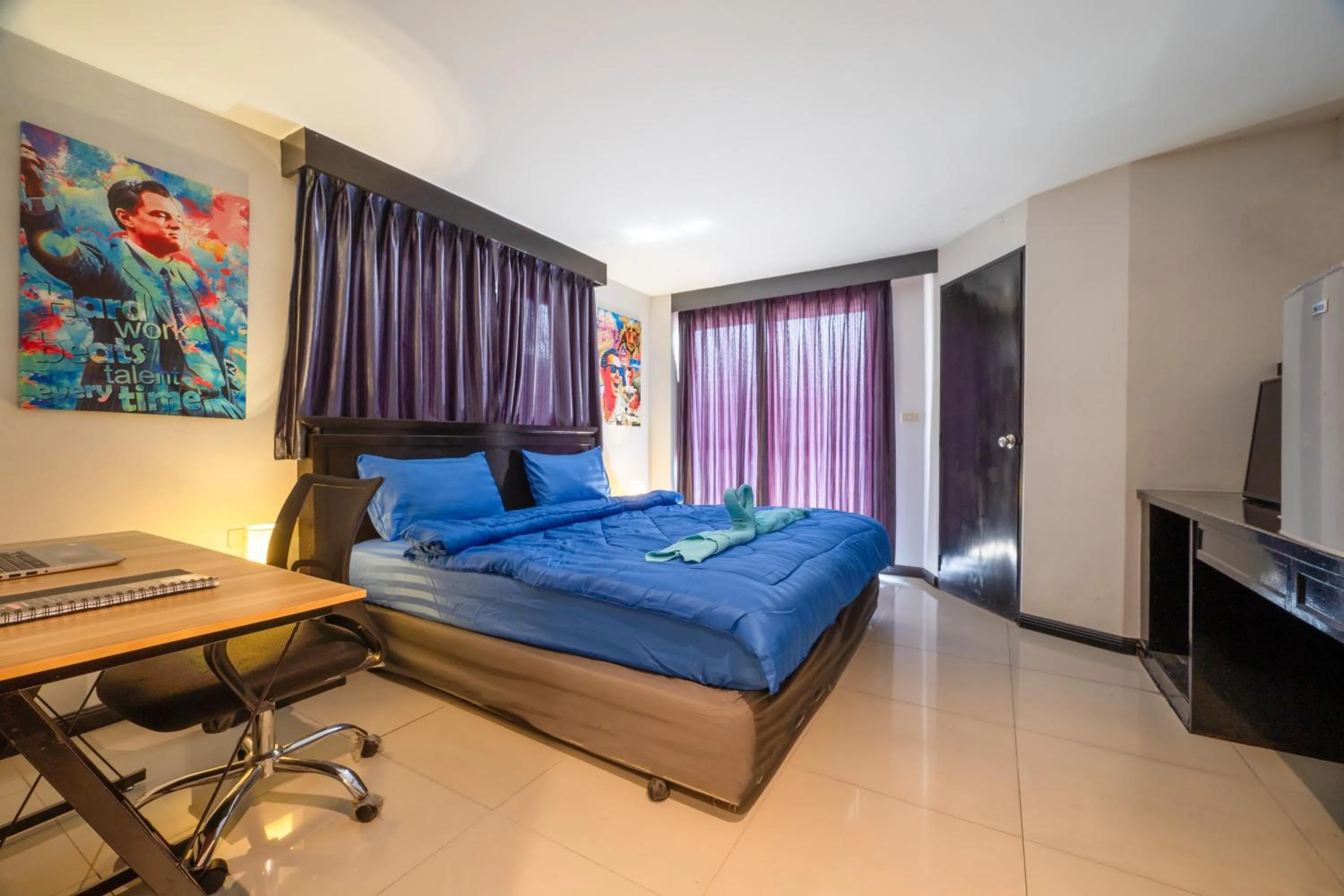 Bed in Abunawas Merry Inn at Walking Street