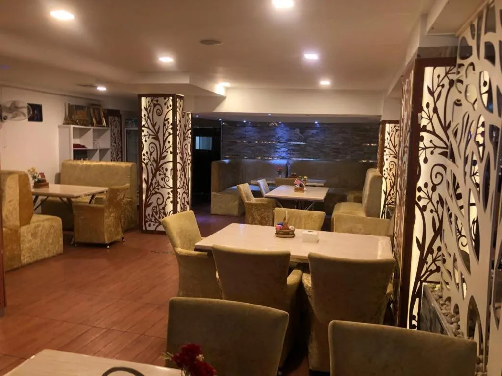 Abunawas Merry Inn at Walking Street