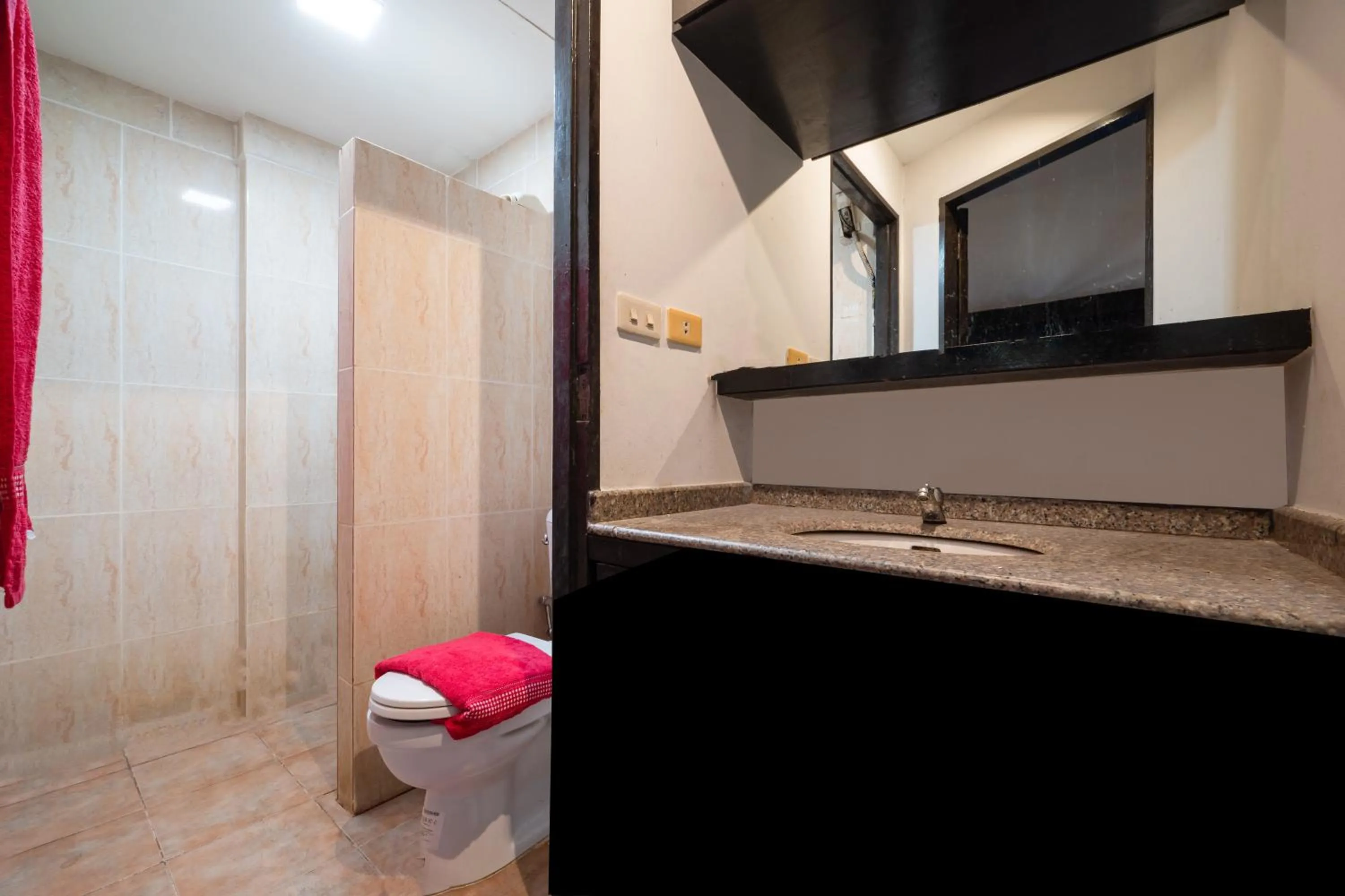 Abunawas Merry Inn at Walking Street