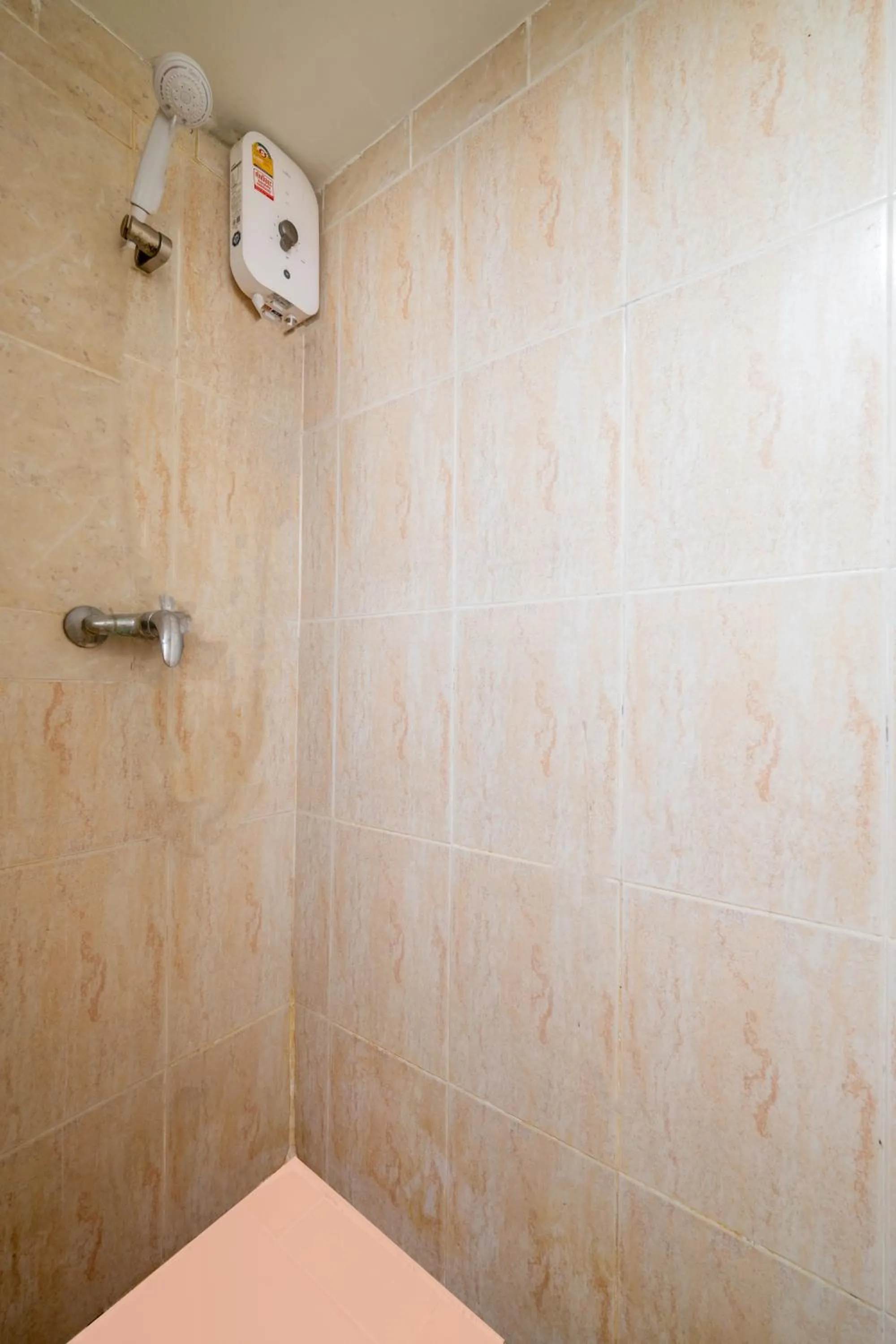 Abunawas Merry Inn at Walking Street