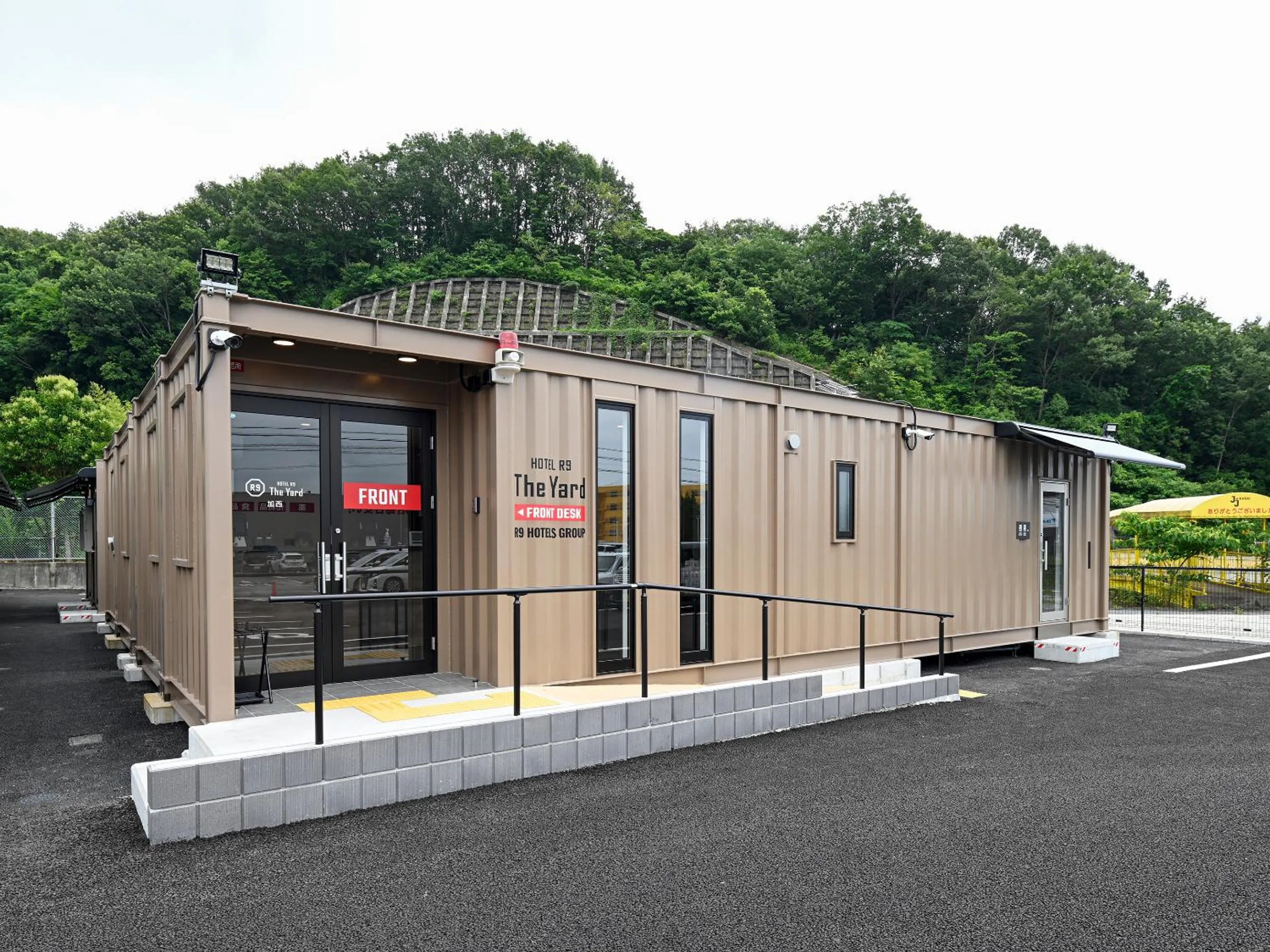 Property building in HOTEL R9 The Yard Kasai