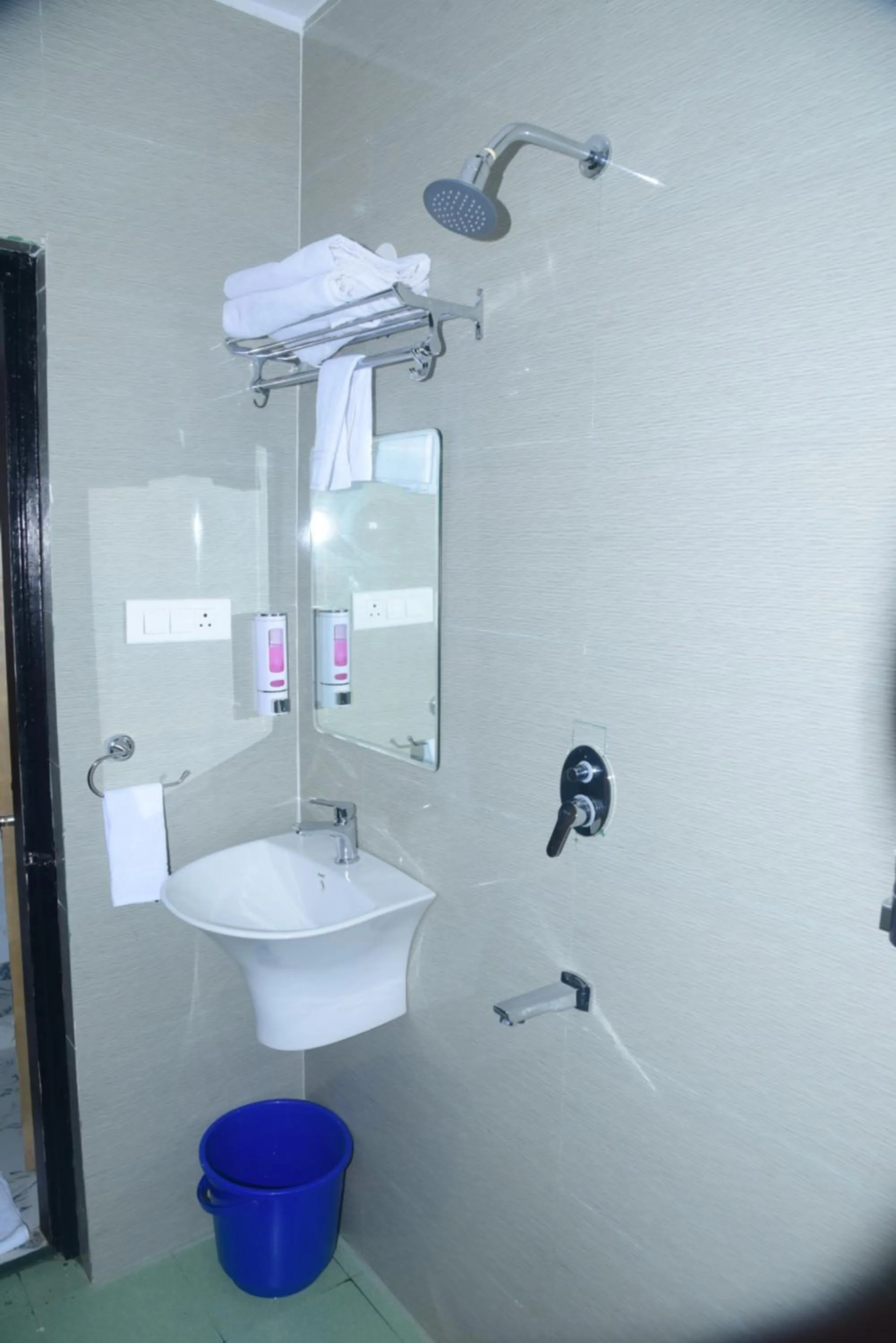 Bathroom in Hotel Gridhakuta International