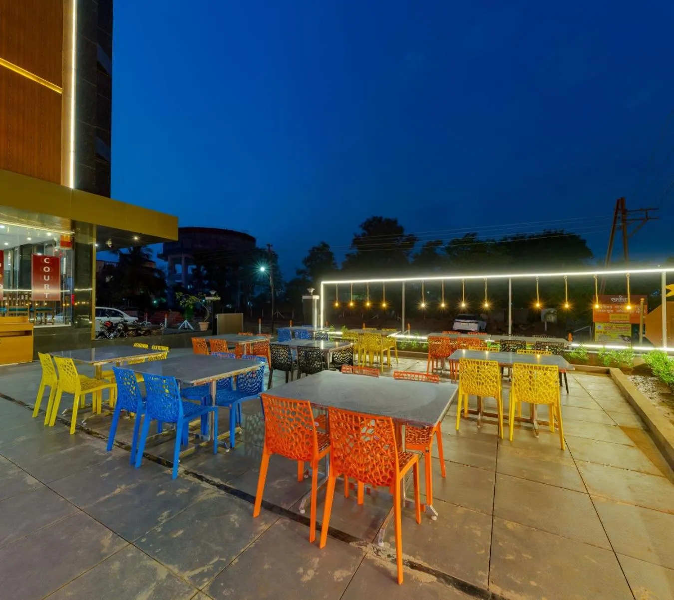 Restaurant/places to eat in Hotel Chiranjeevi Kolhapur