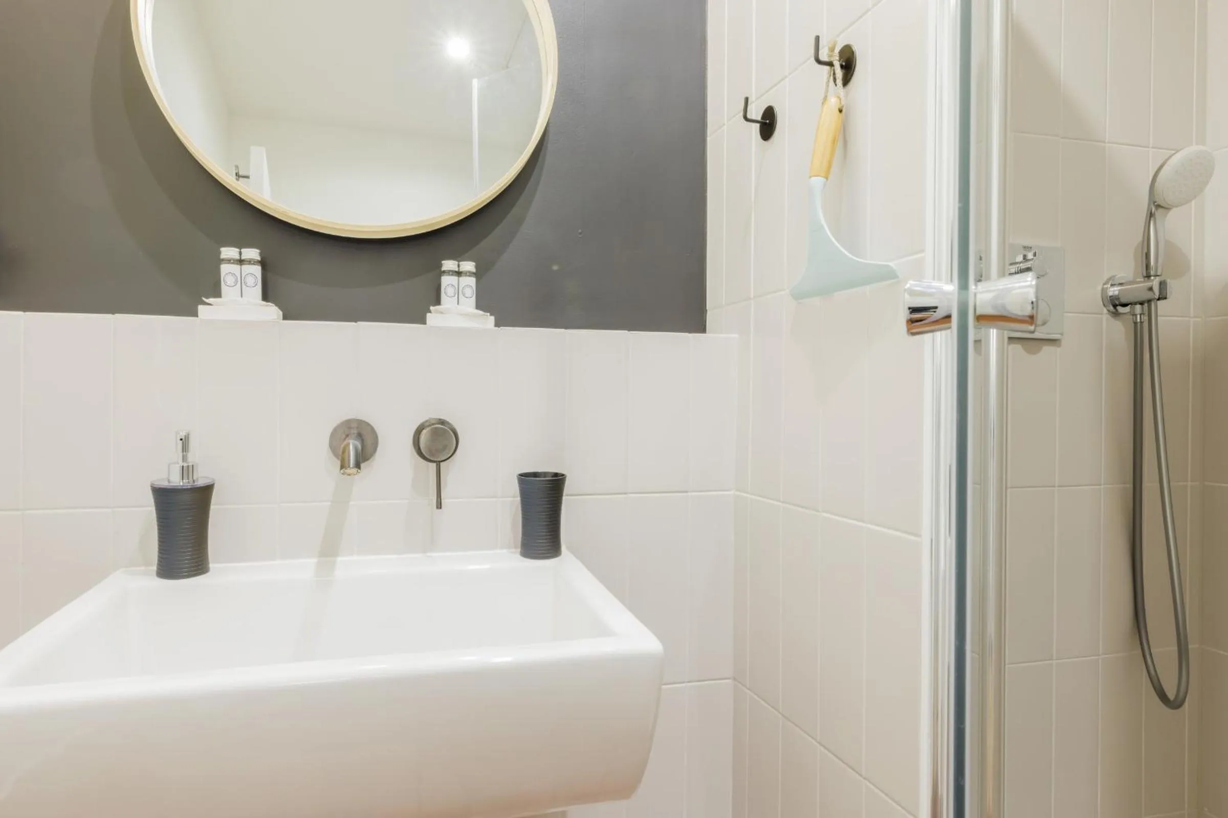 Bathroom in Authentic studio - 2P - Eiffel Tower