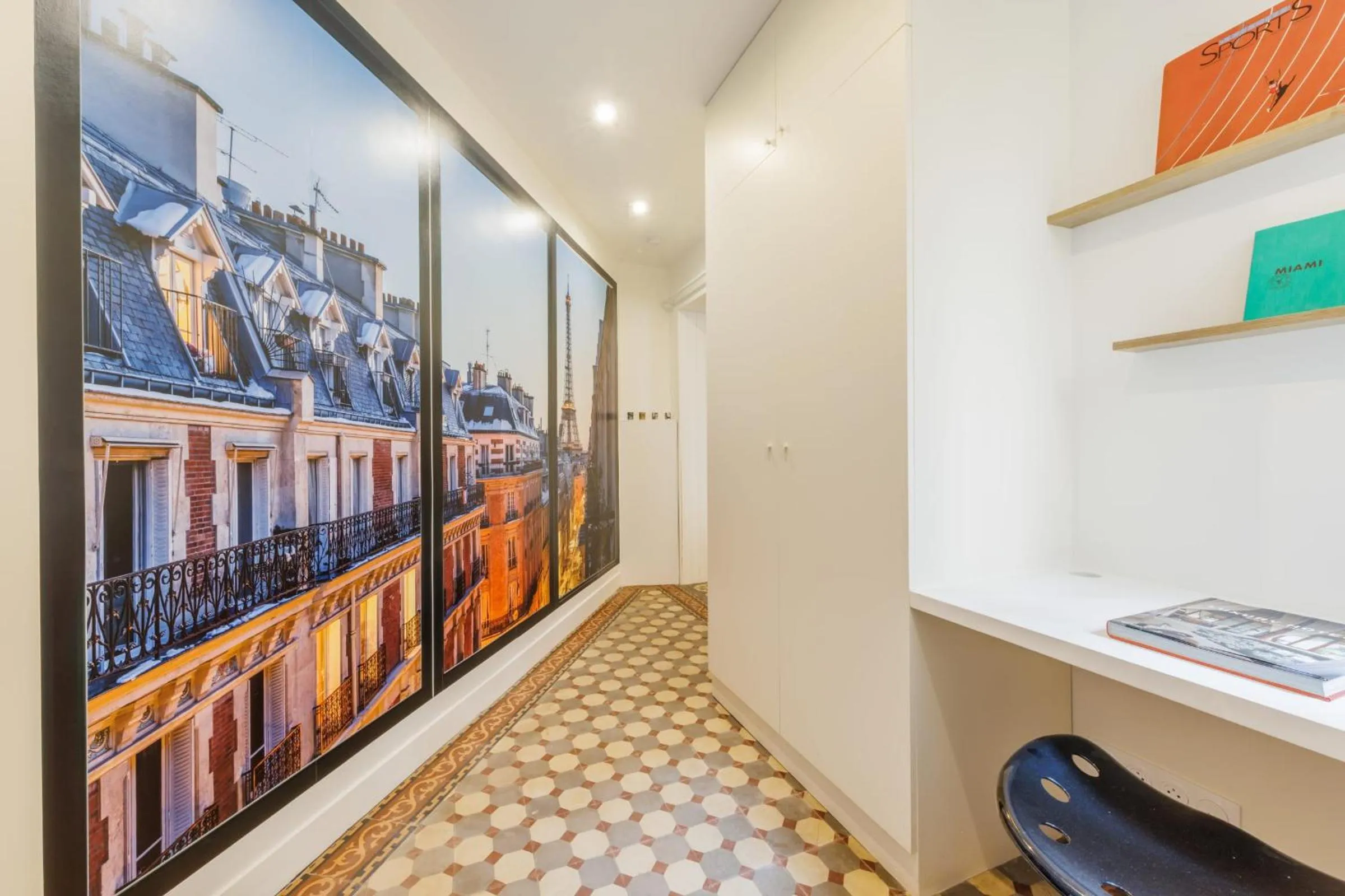 Living room in Authentic studio - 2P - Eiffel Tower