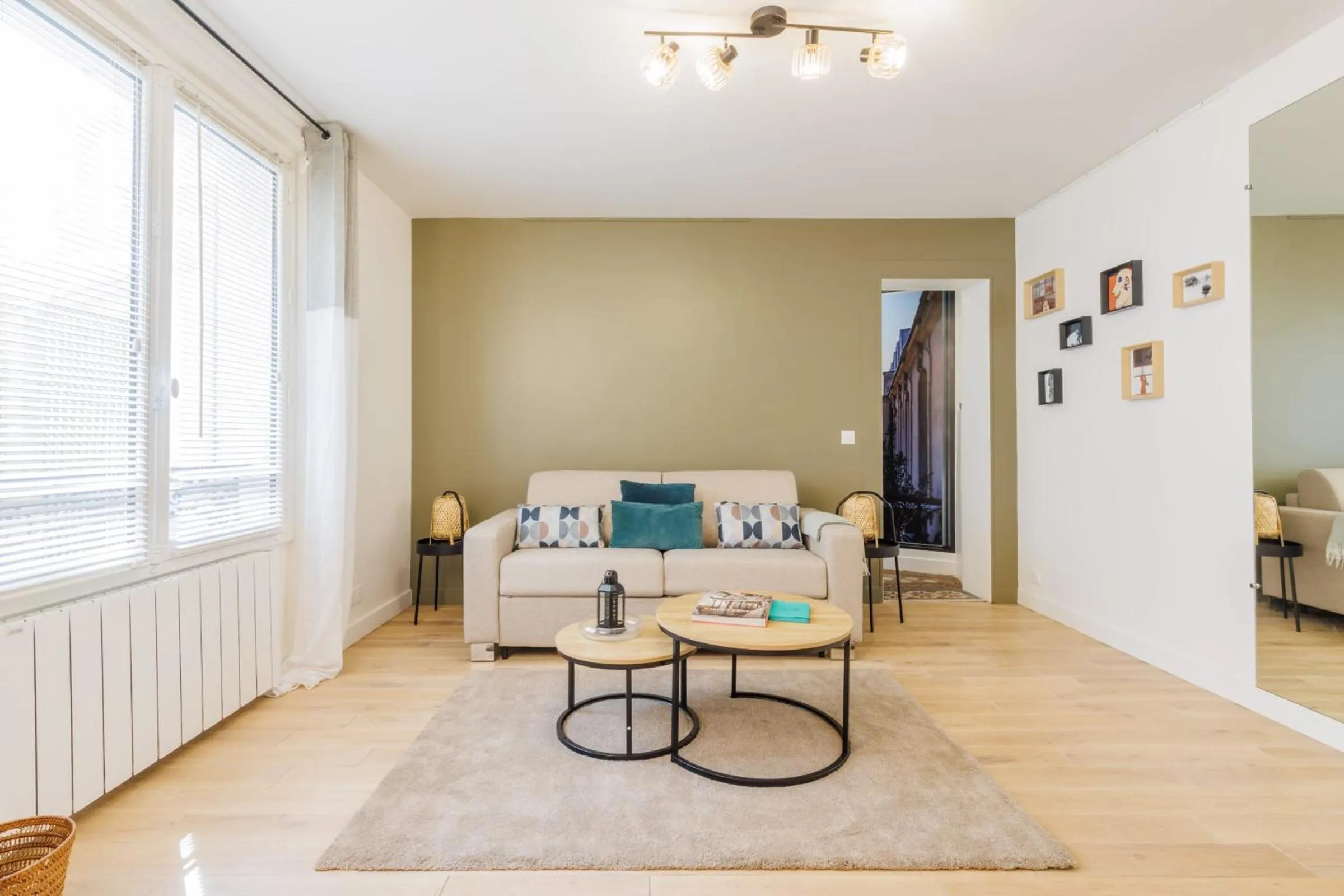 Living room in Authentic studio - 2P - Eiffel Tower