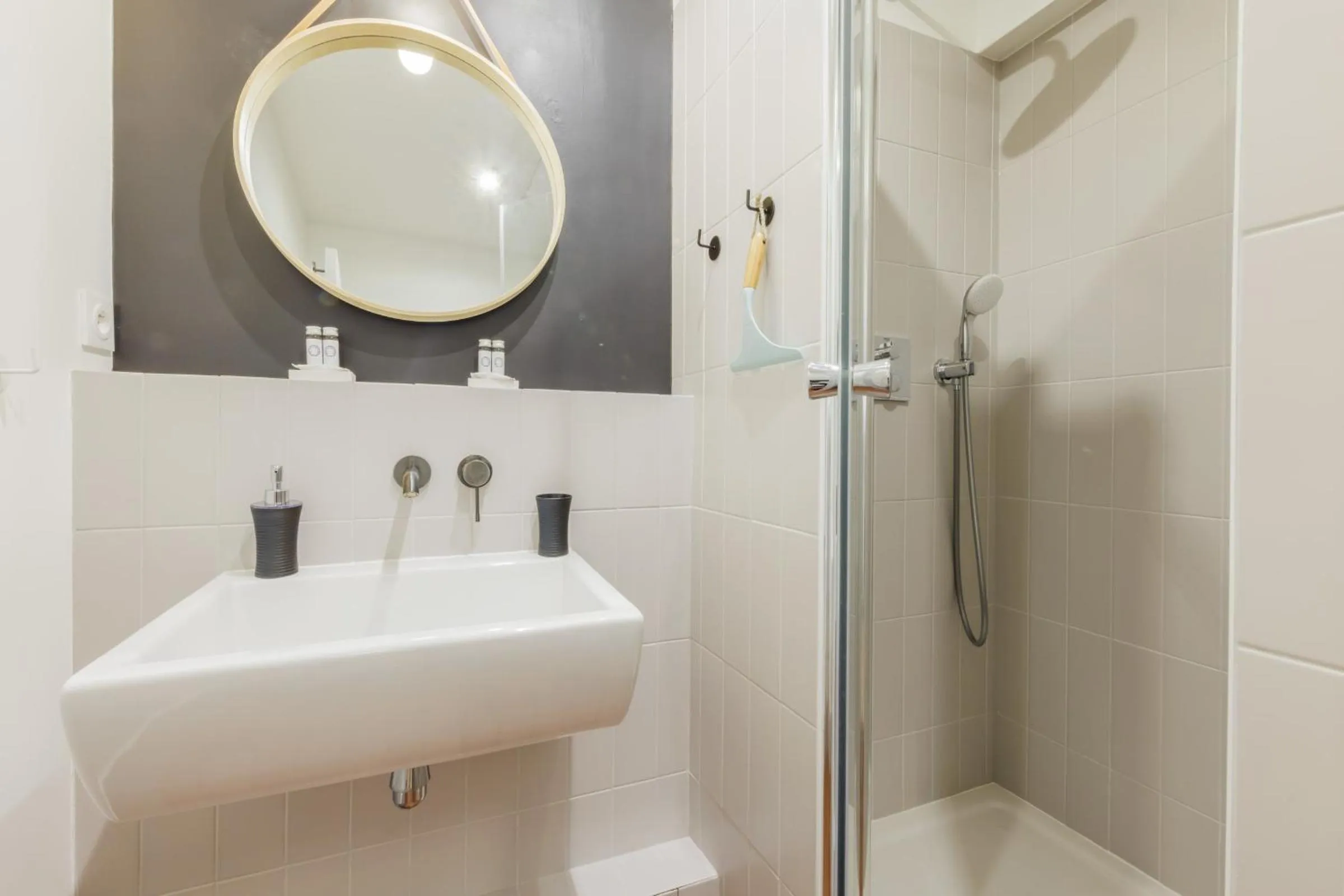 Bathroom in Authentic studio - 2P - Eiffel Tower