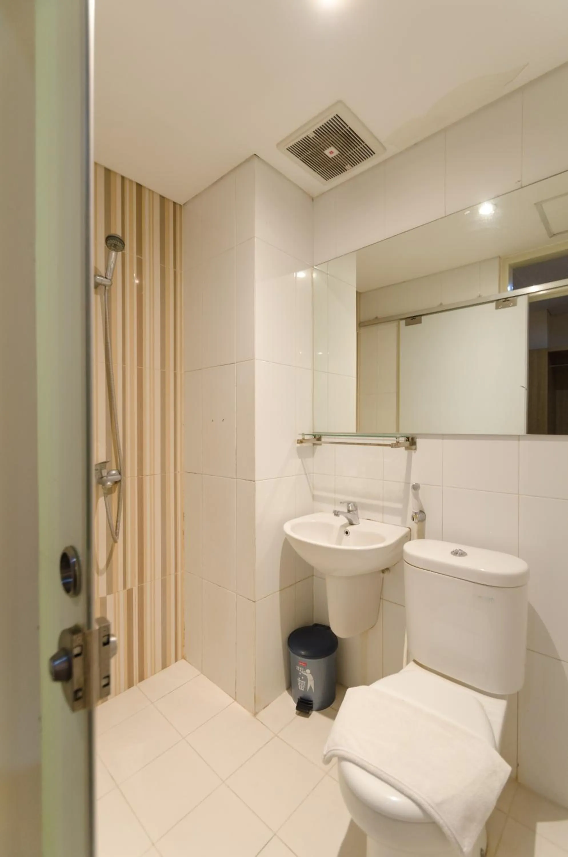 Shower in Graha Widya Bhakti at STIESIA Surabaya