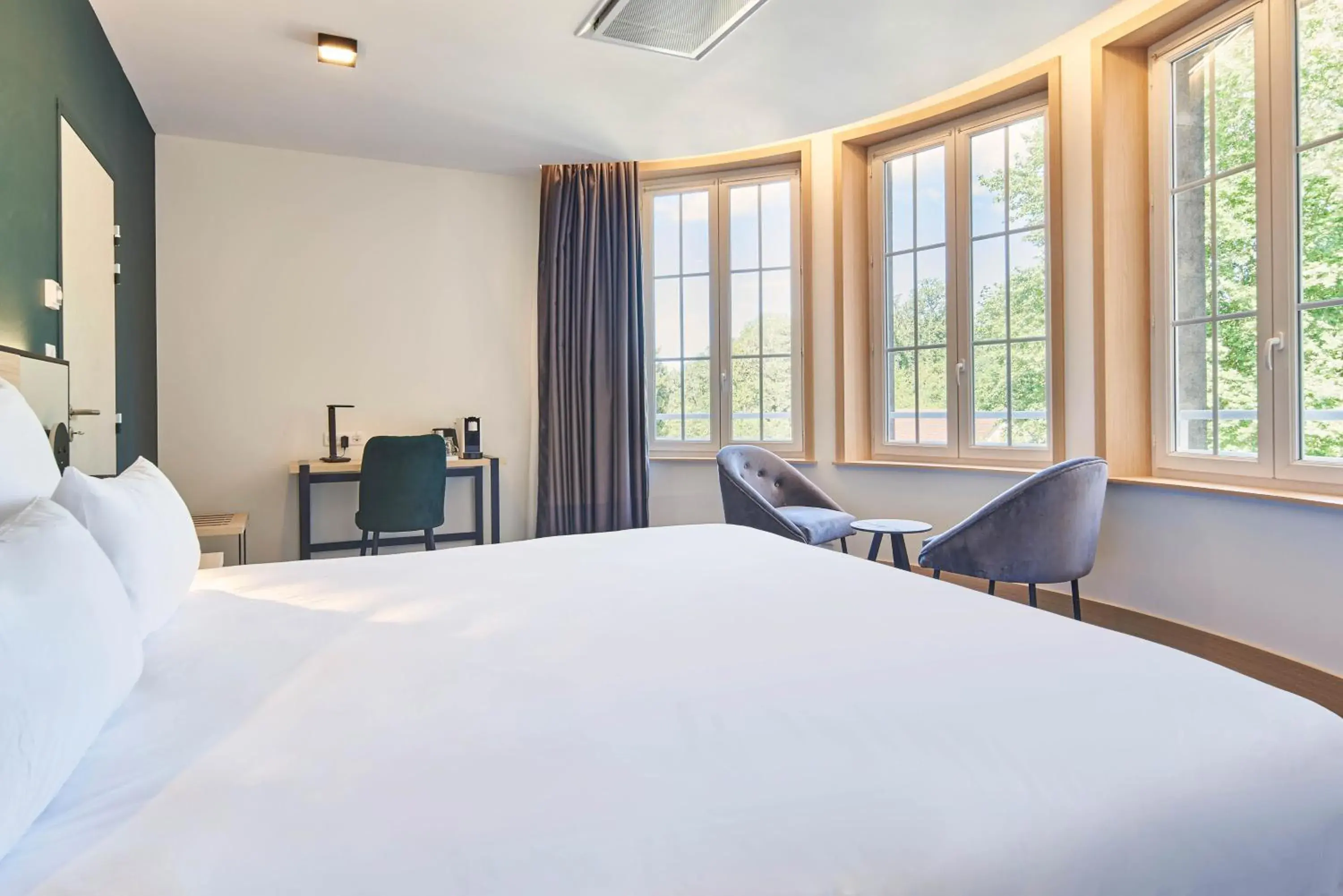 Prestige Room in Le Grand Hôtel, The Originals Relais Prestige Room in Le Grand Hôtel, The Originals Relais