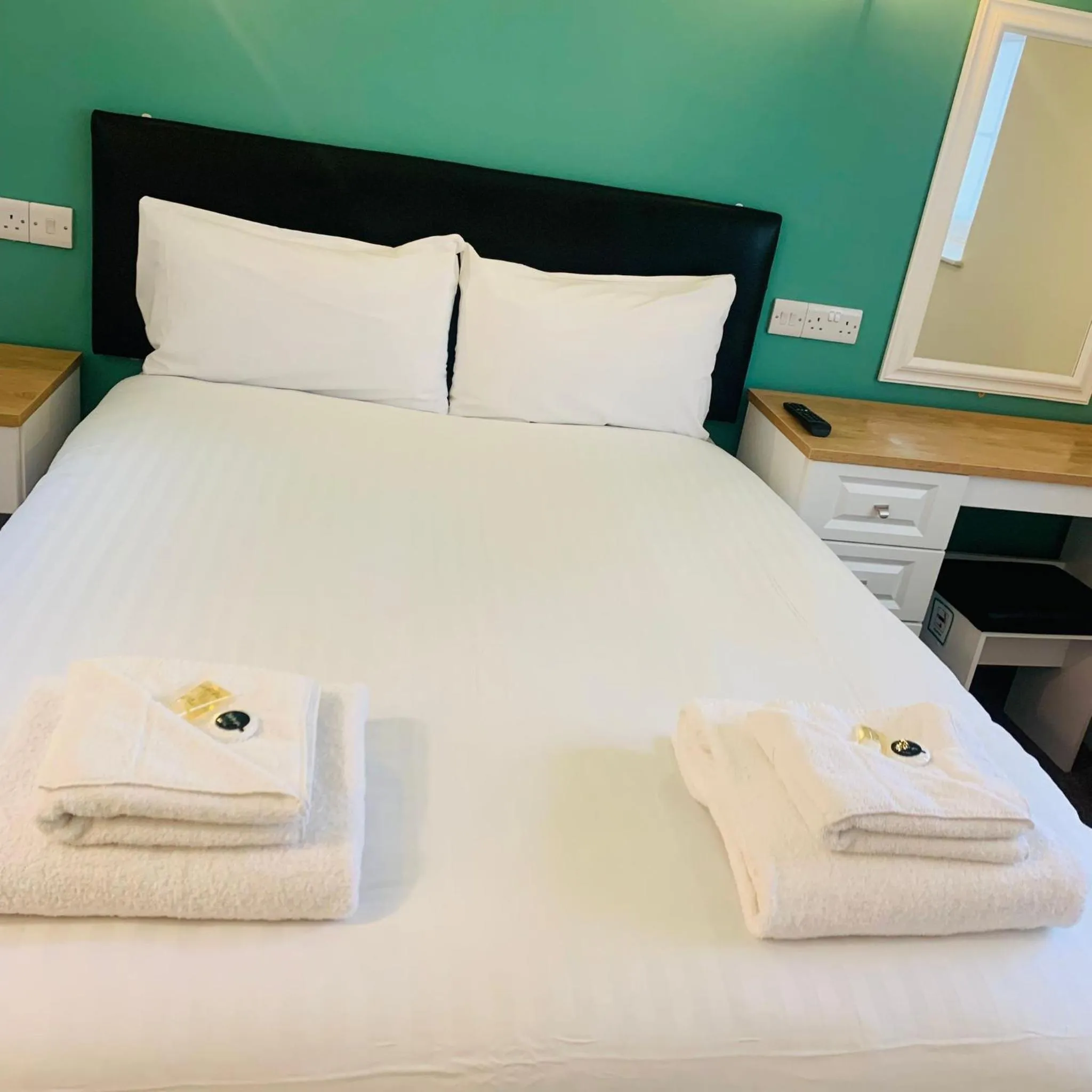 Bed in The Cotteridge Inn