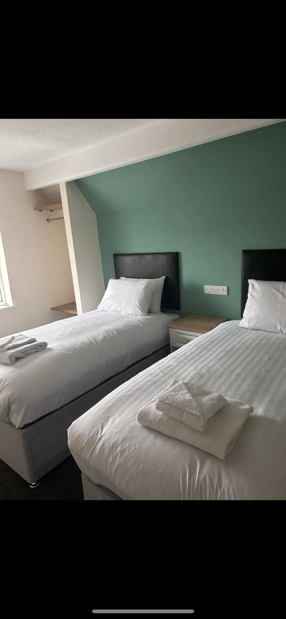 Bed in The Cotteridge Inn