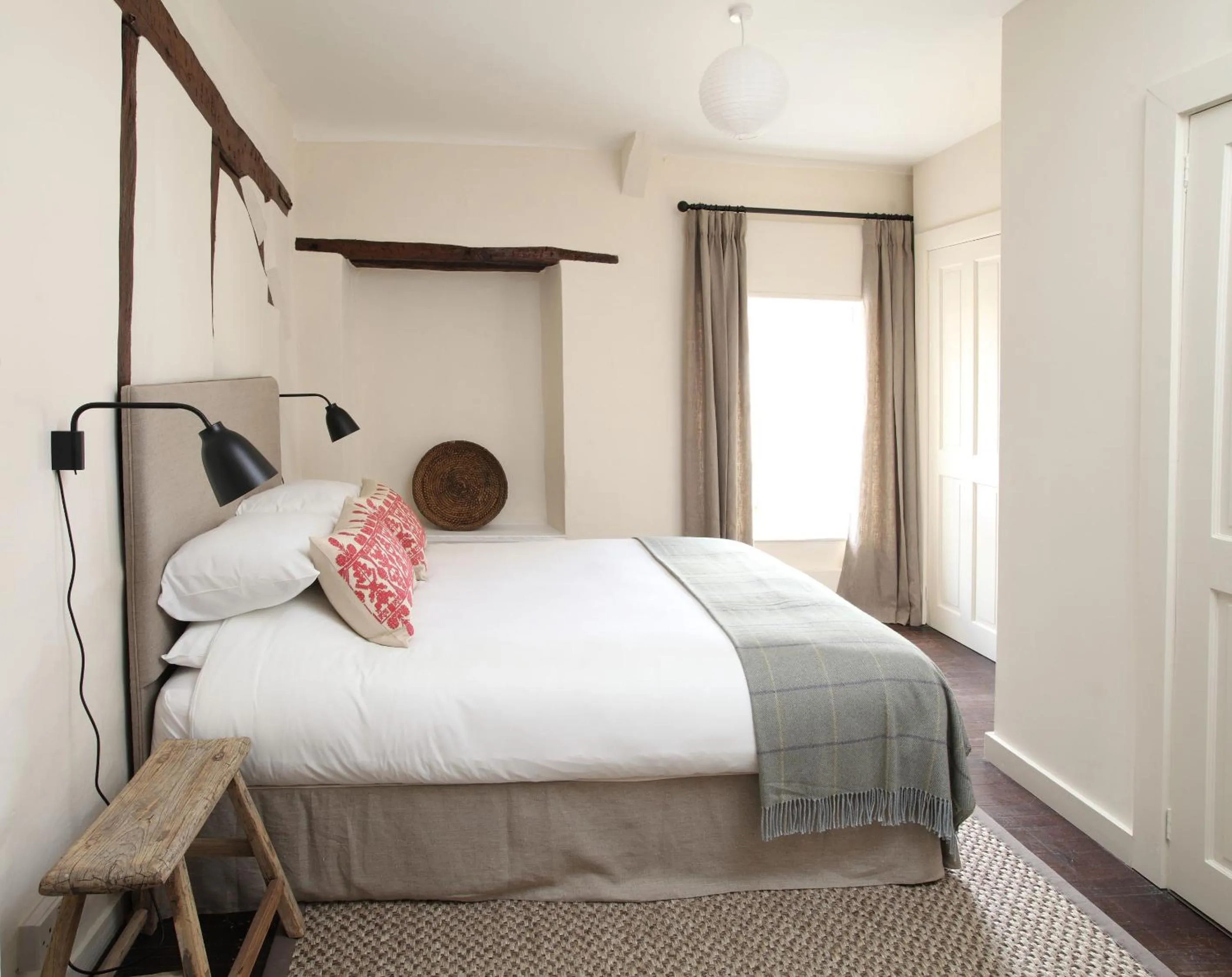 Bedroom, Bed in Black Lion Hotel