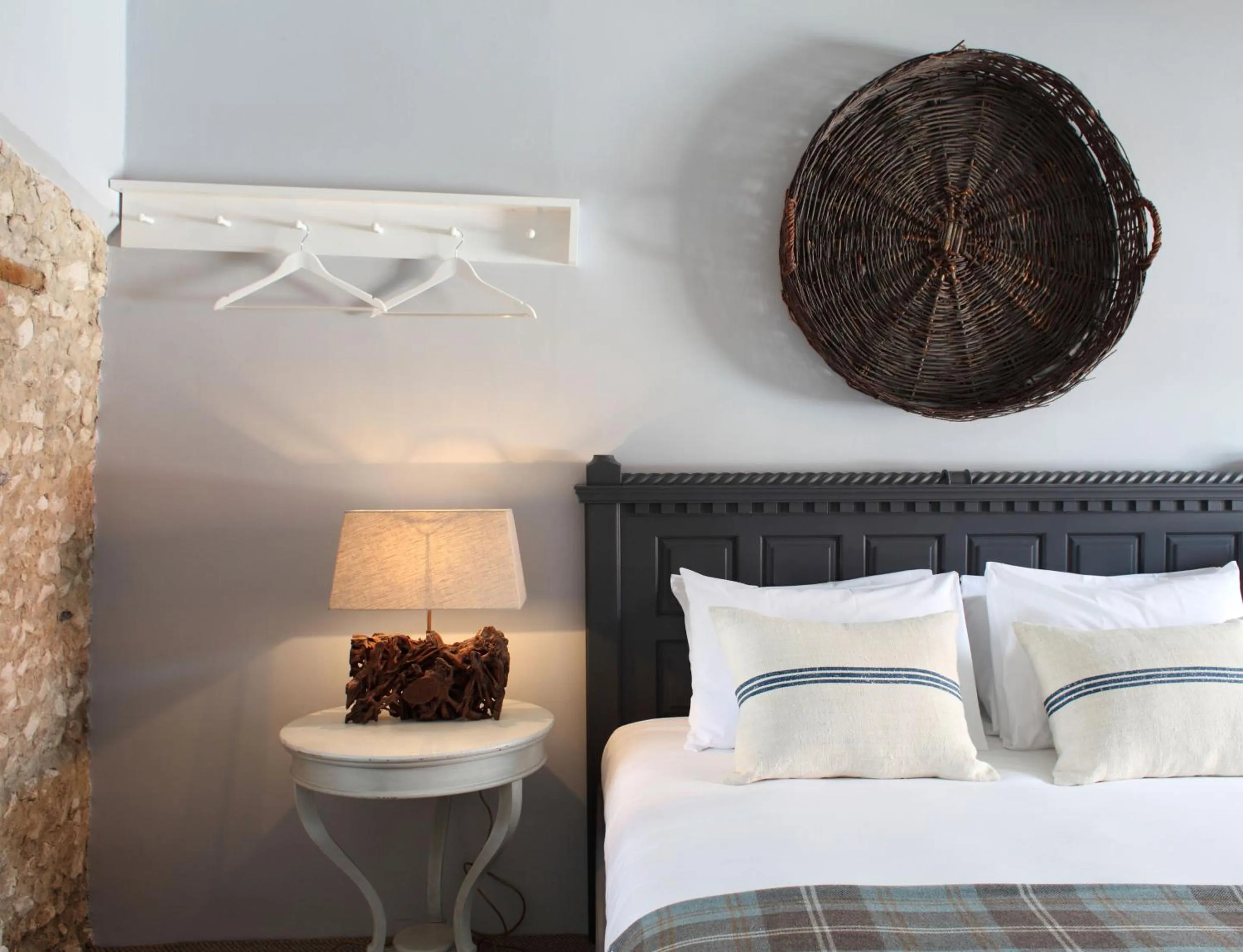 Bedroom, Bed in Black Lion Hotel