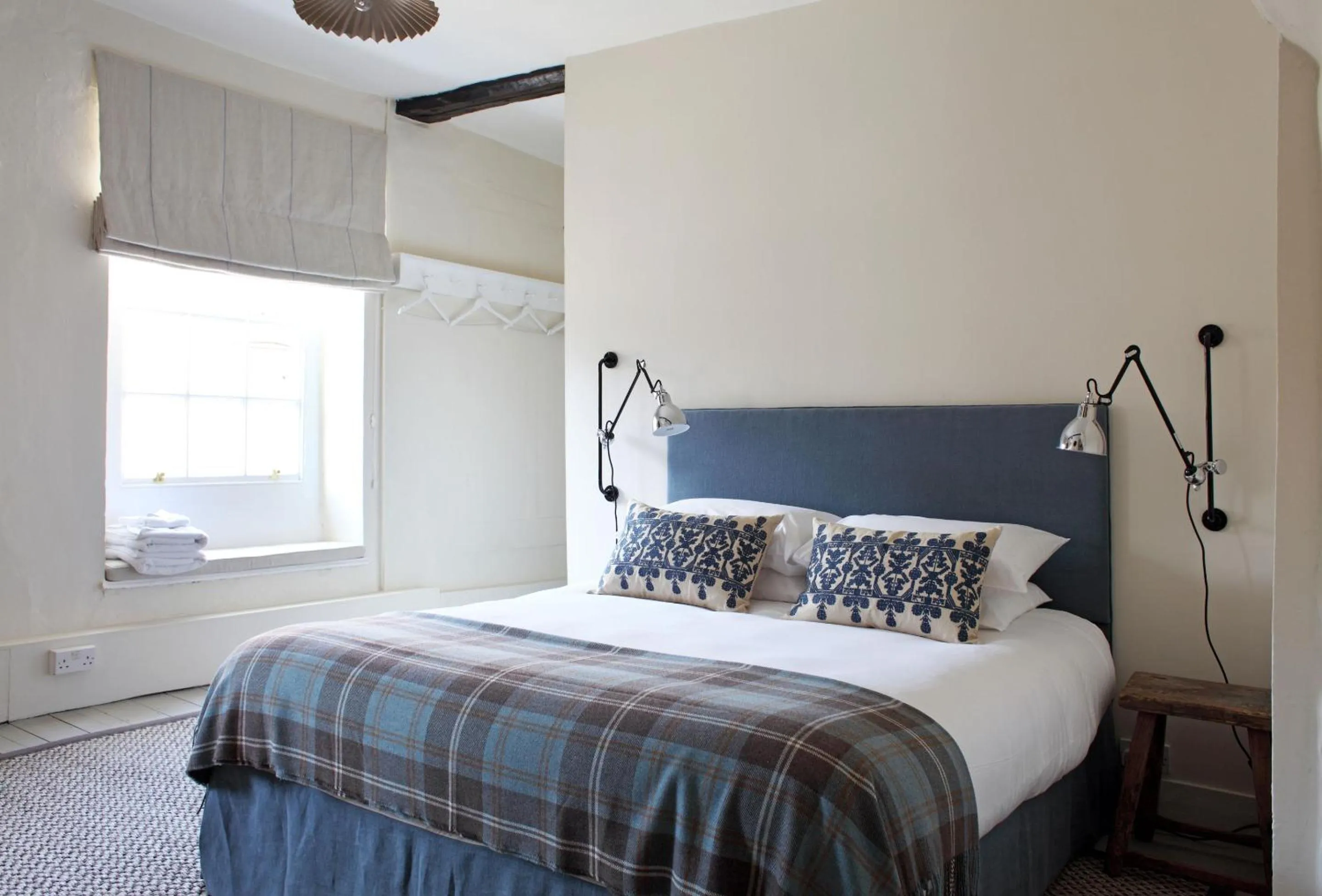 Bedroom, Bed in Black Lion Hotel