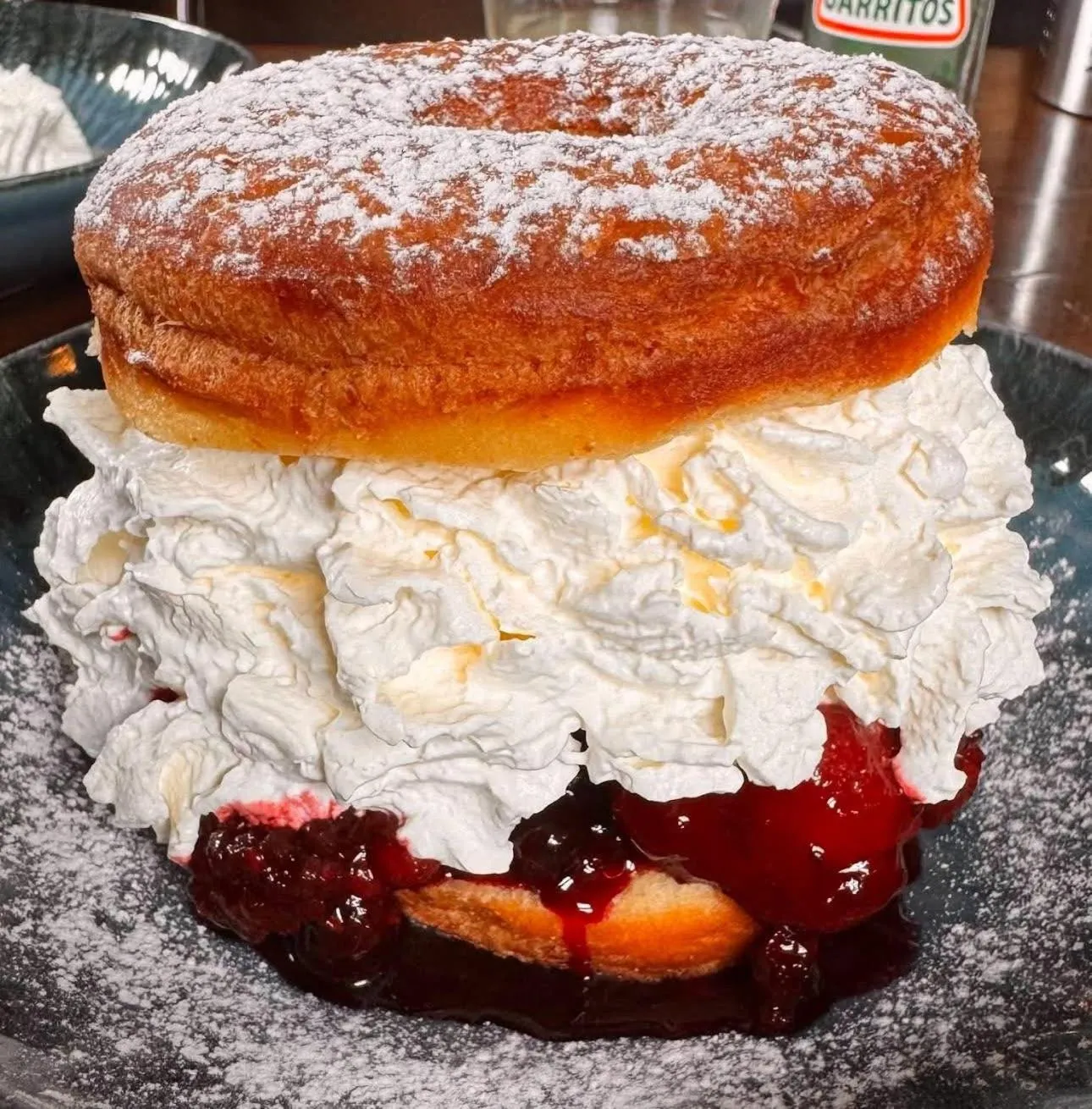 Restaurant/places to eat in Hotel Chicago