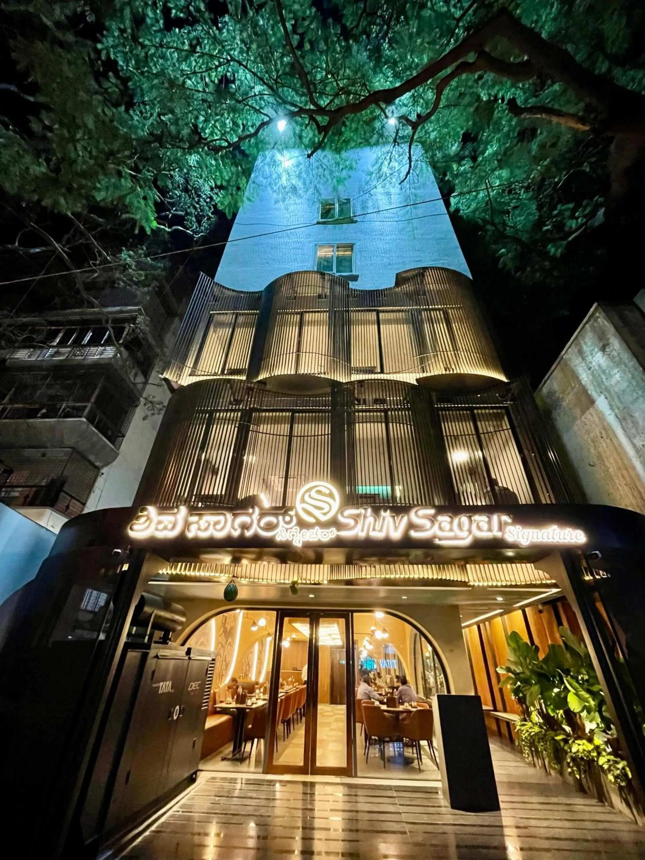 Property building in Hotel Le Grandeur