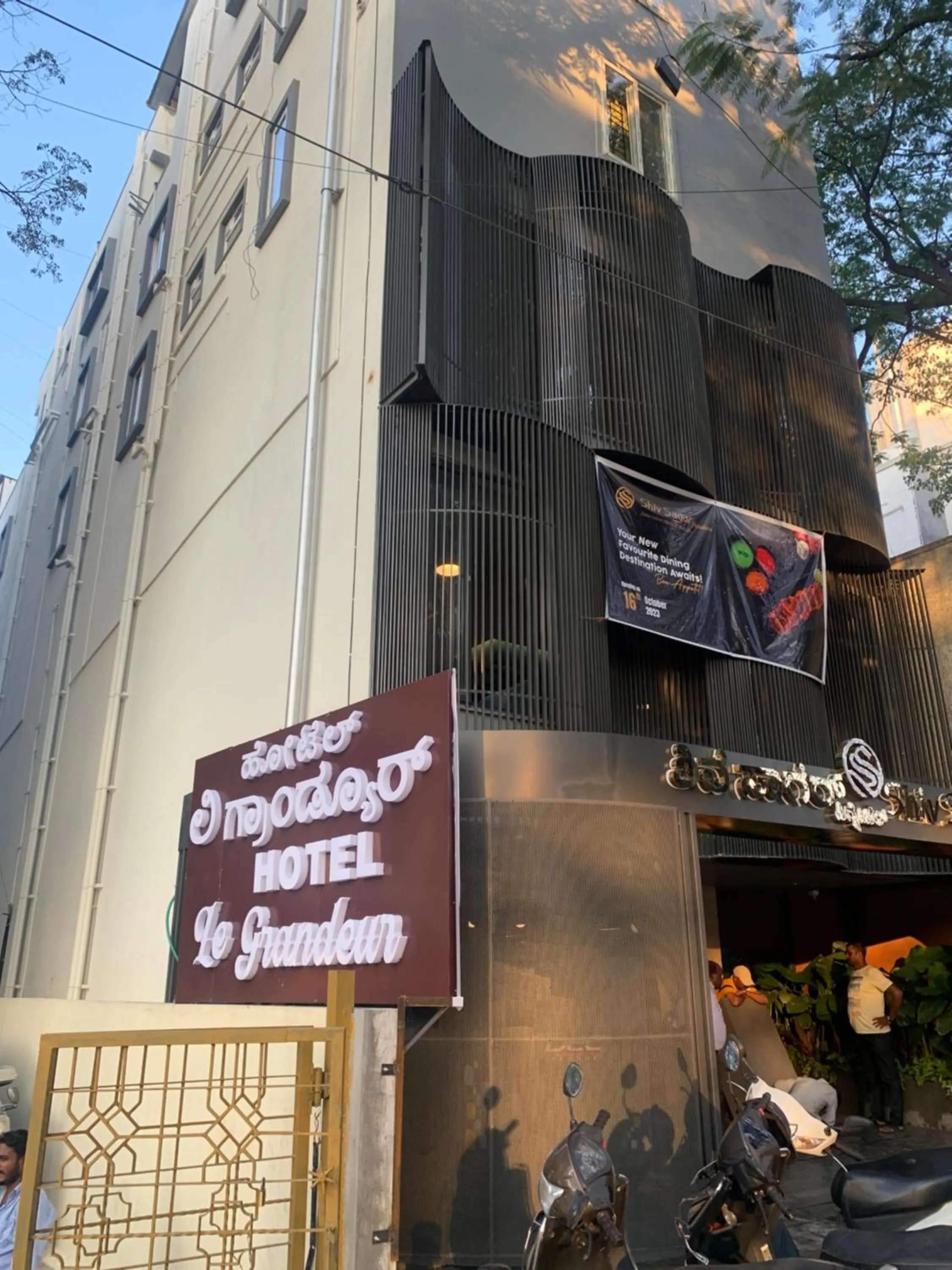 Property building in Hotel Le Grandeur