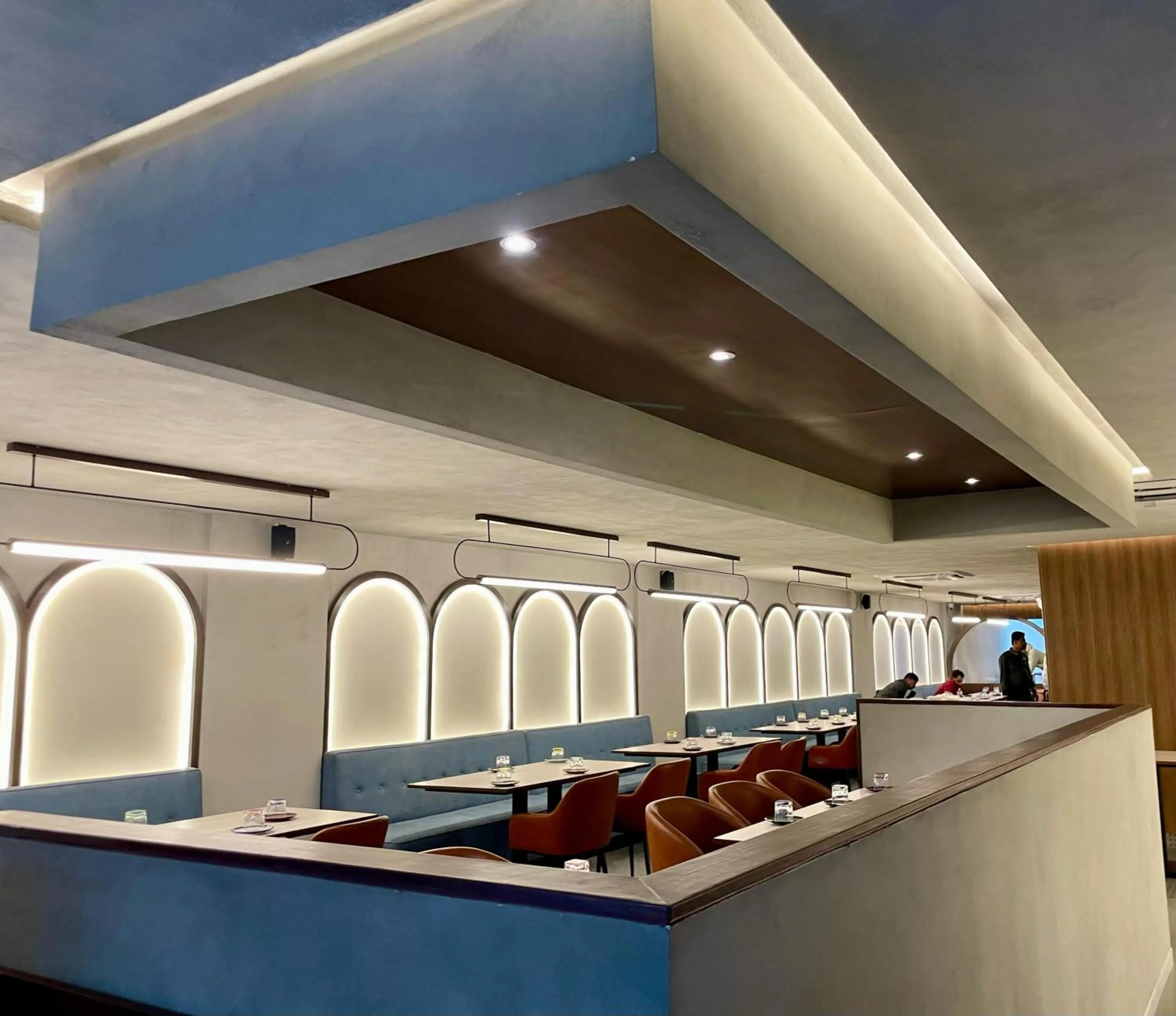 Restaurant/places to eat in Hotel Le Grandeur