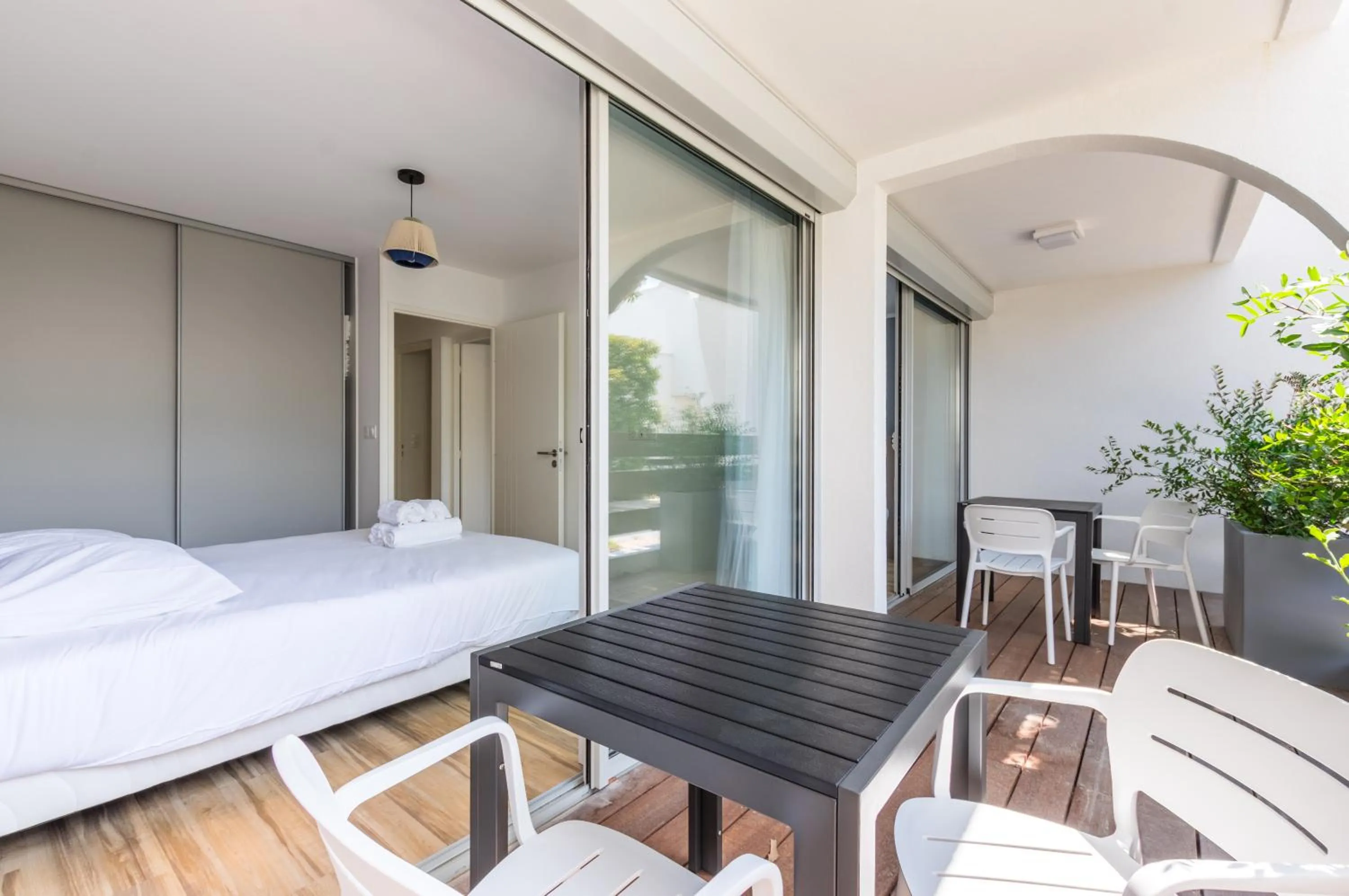 Bed in MY Hôtel Résidences - La Grande-Motte