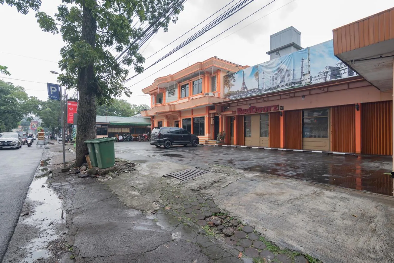 Property building in RedDoorz @ Achino Hotel Bandung