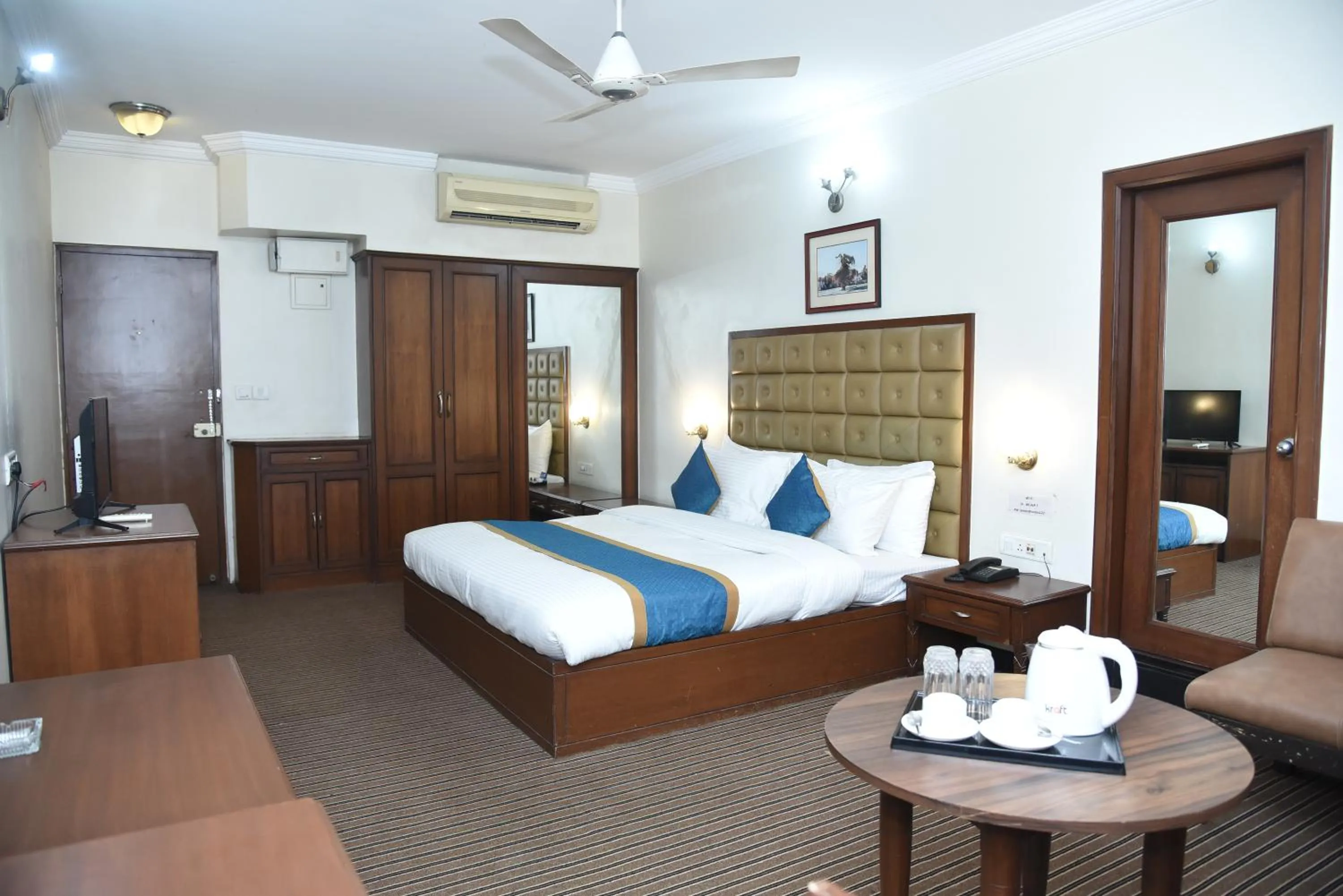 Bedroom, Bed in BelAir Suites Pune