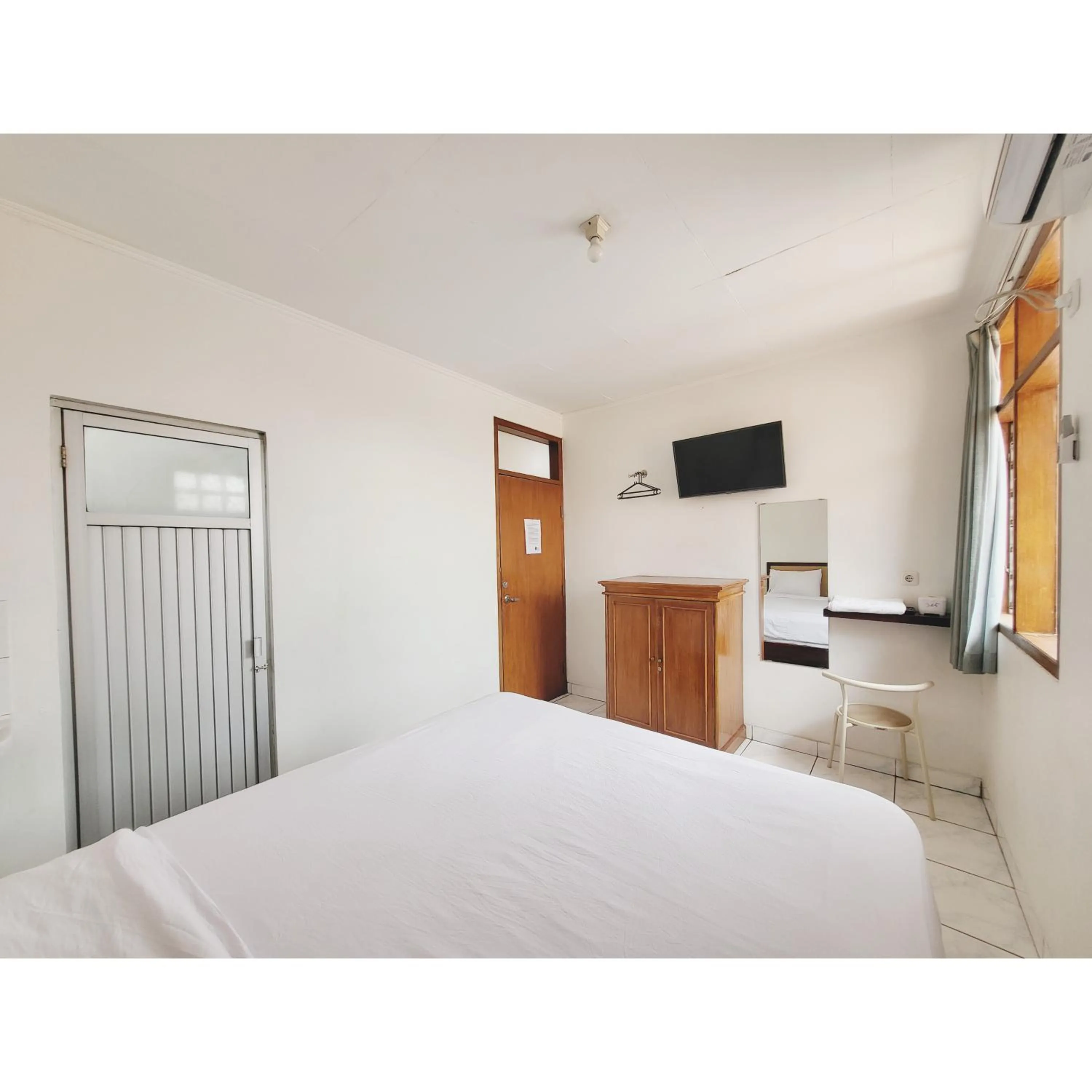 Photo of the whole room in Bakung Residence