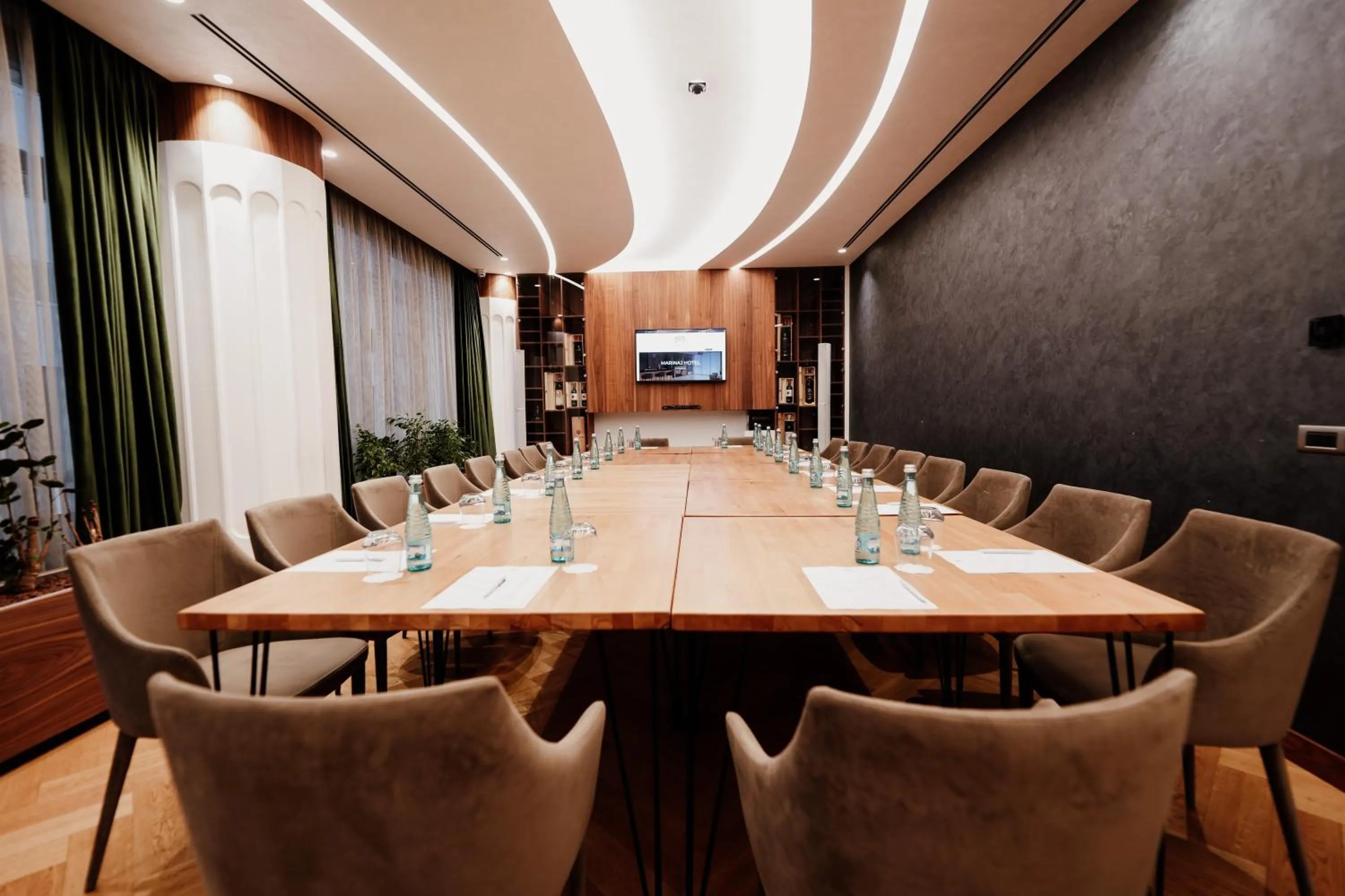 Meeting/conference room in Marinaj Hotel & SPA