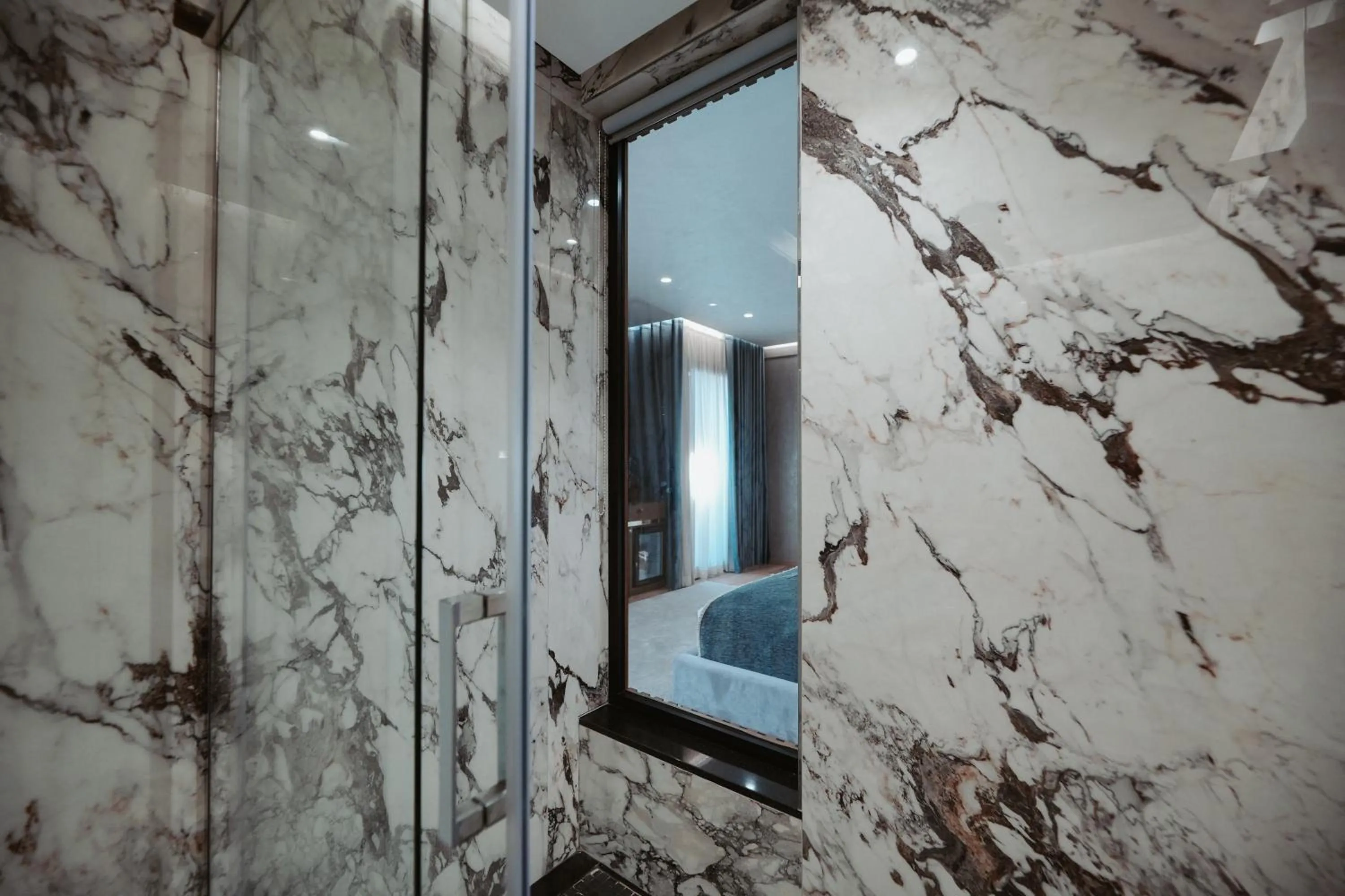 Shower in Marinaj Hotel & SPA