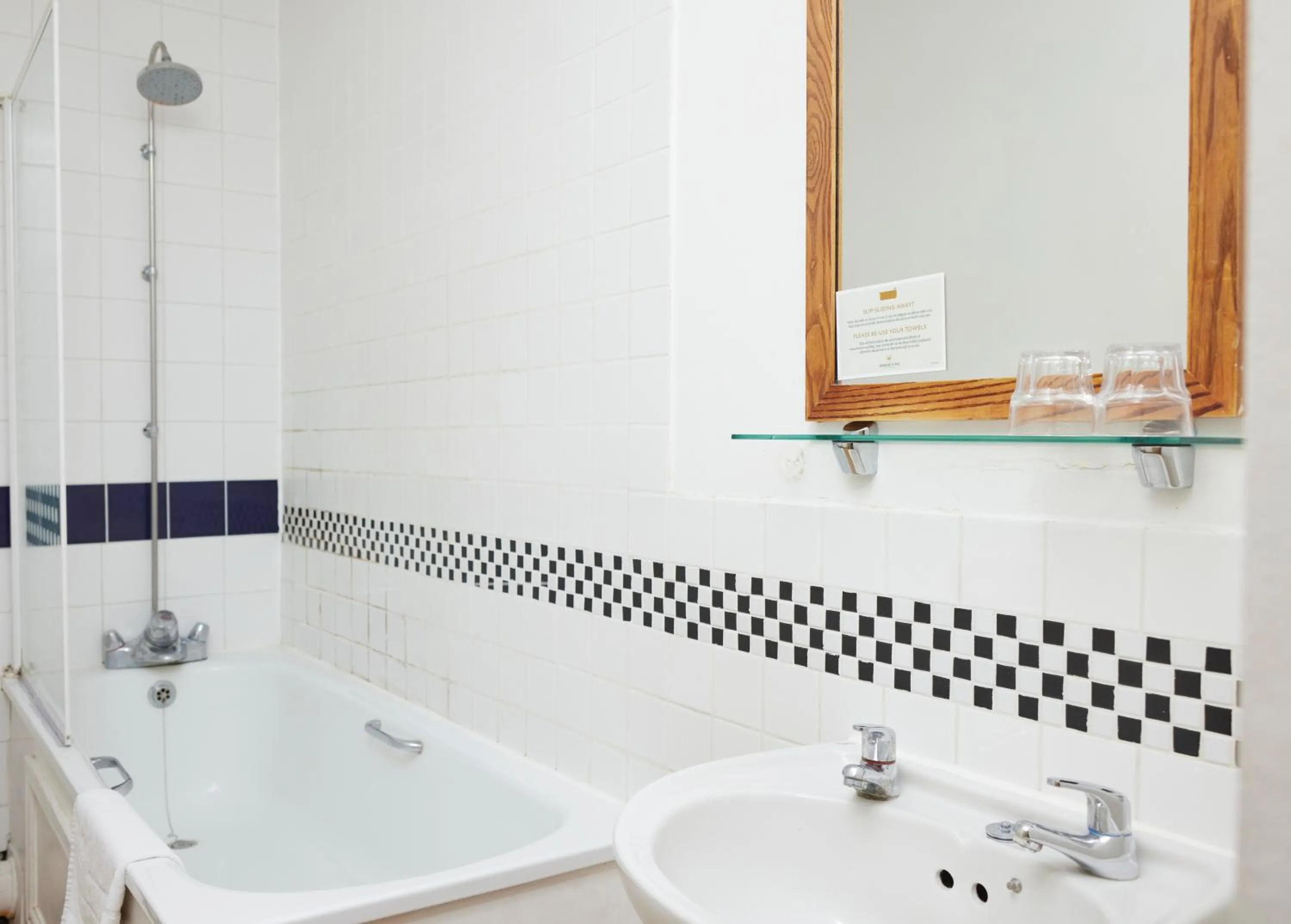 Bathroom in Sun Hotel by Greene King Inns