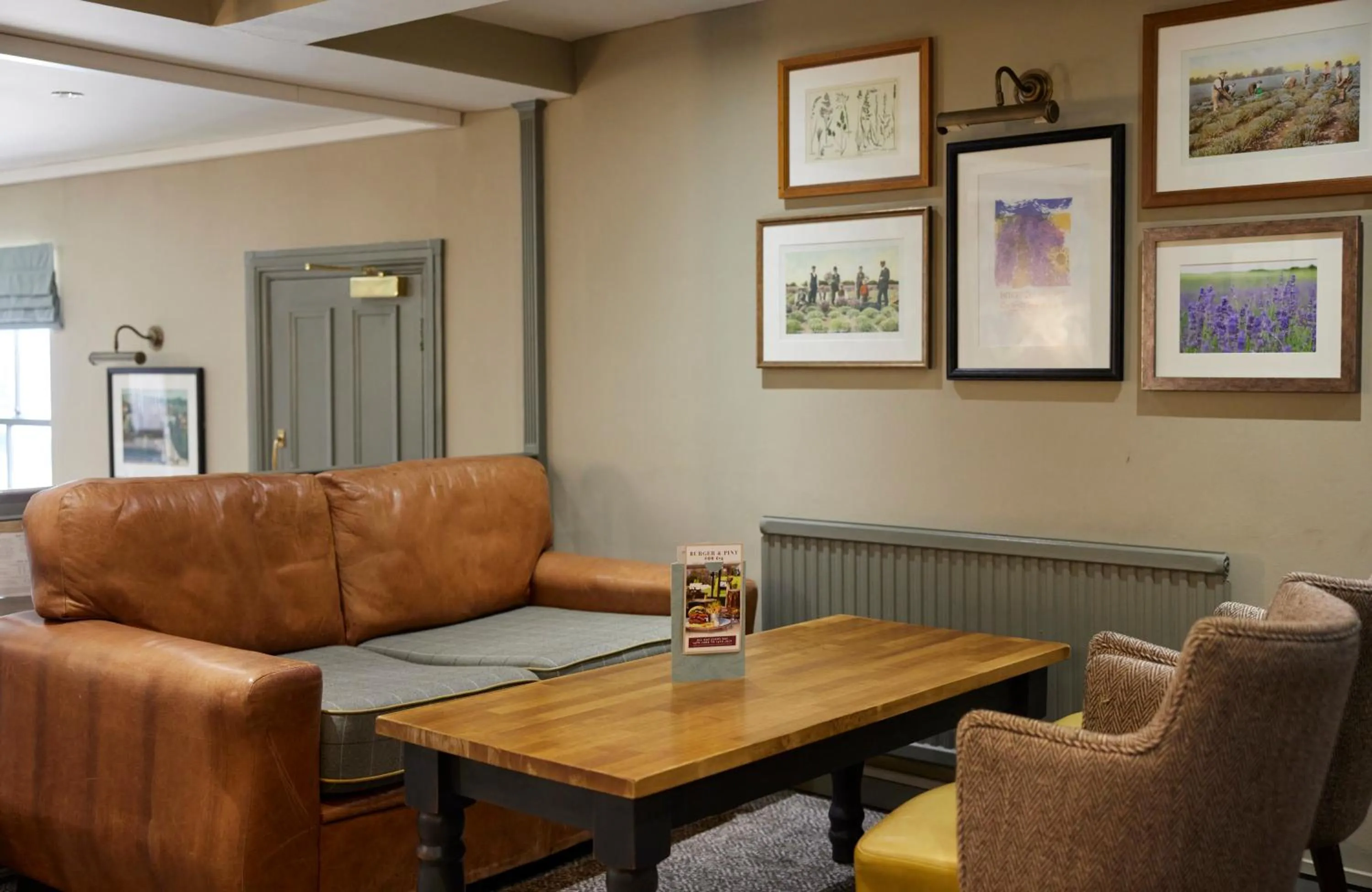 Lounge or bar in Sun Hotel by Greene King Inns