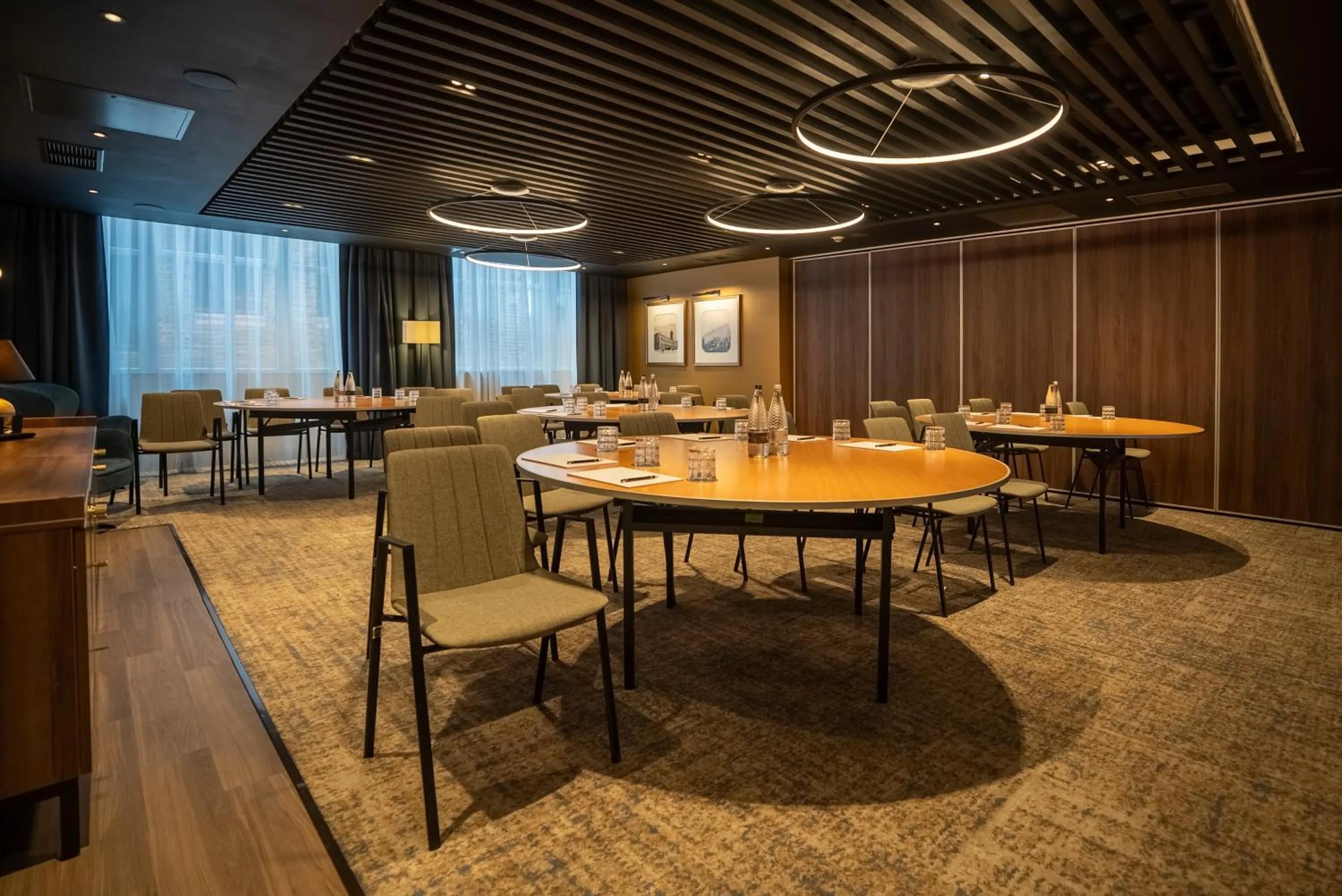 Meeting/conference room in Hotel Indigo Leeds by IHG