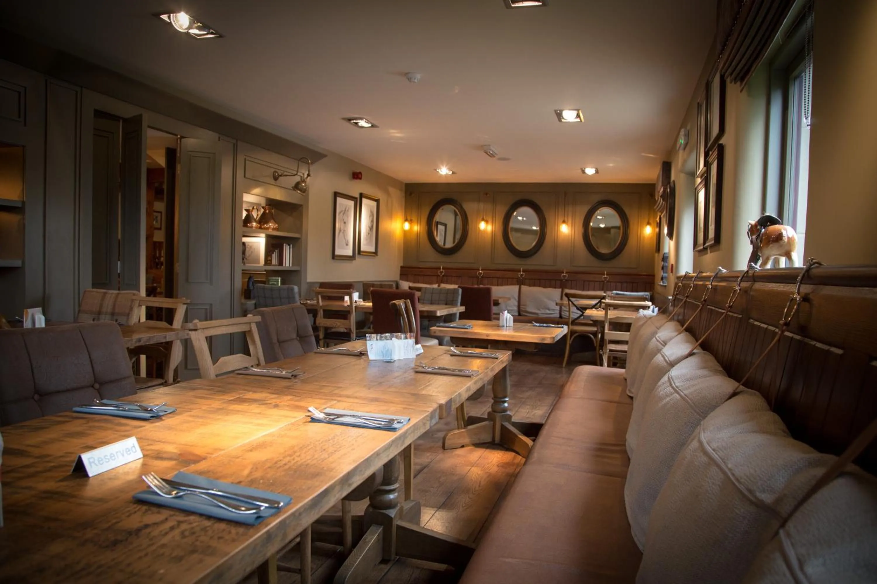 Restaurant/places to eat in Three Horseshoes Country Inn