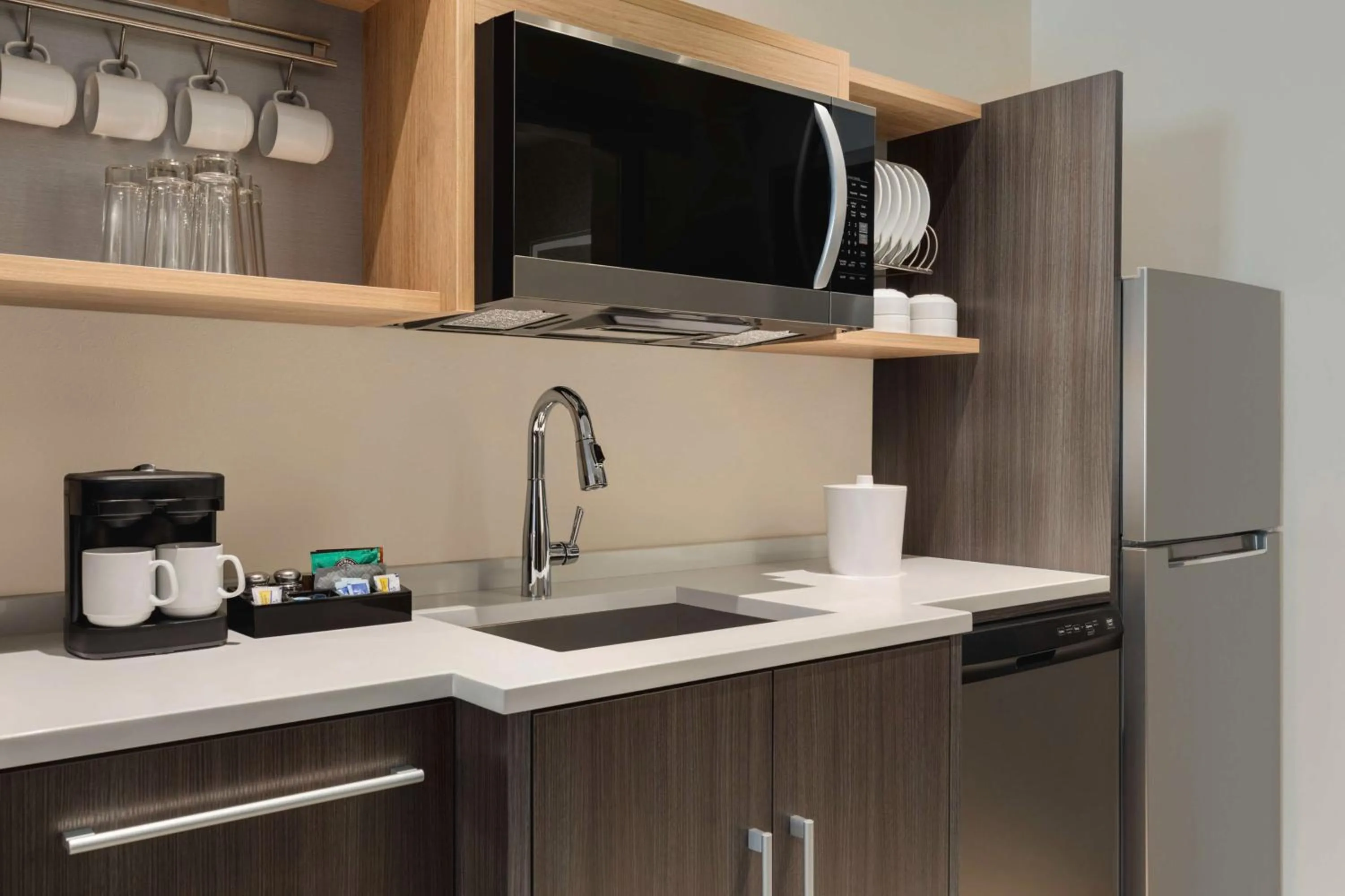 Kitchen or kitchenette in Home2 Suites By Hilton Dalton