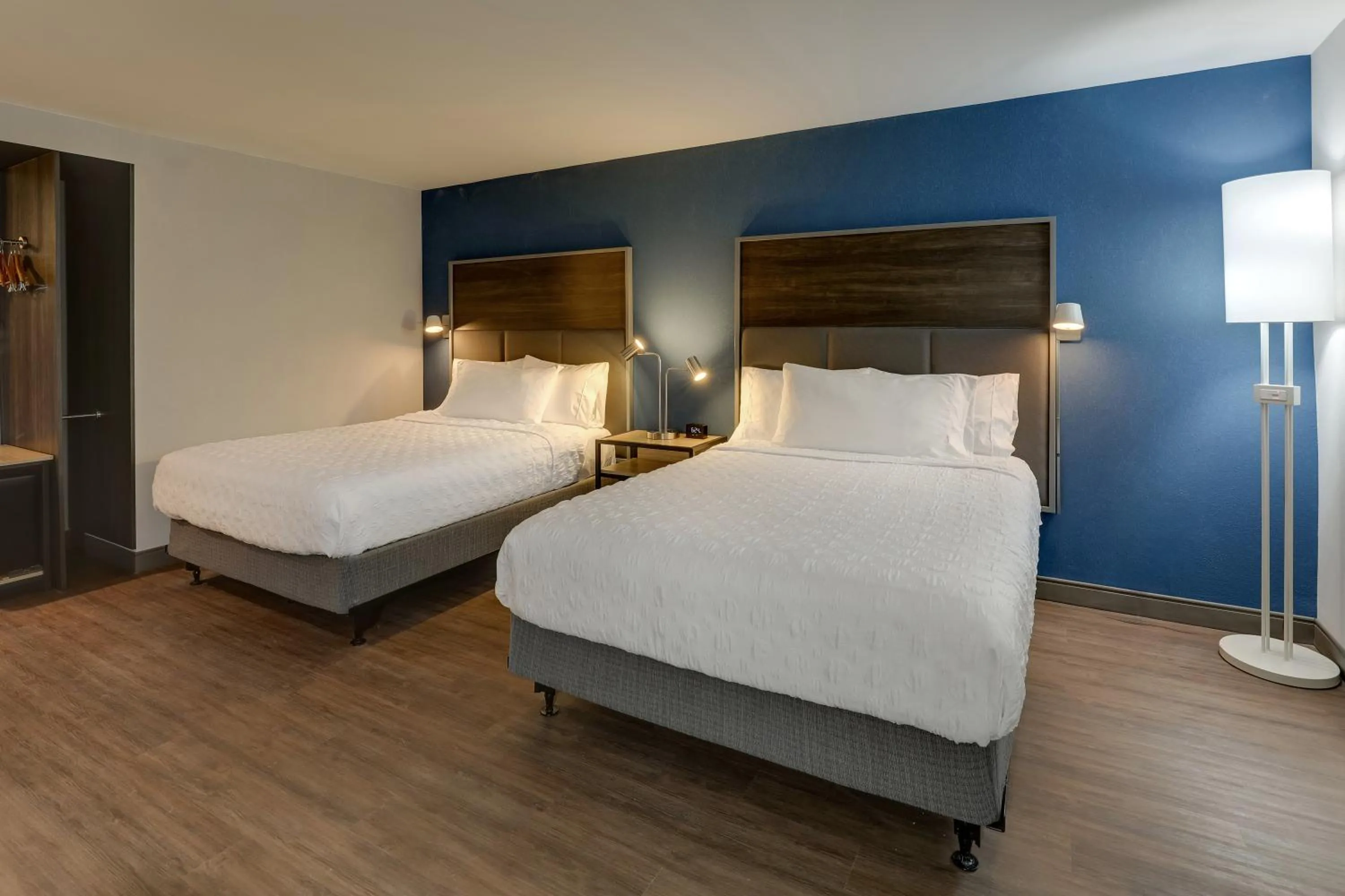 Bedroom, Bed in Tru By Hilton Leland Wilmington
